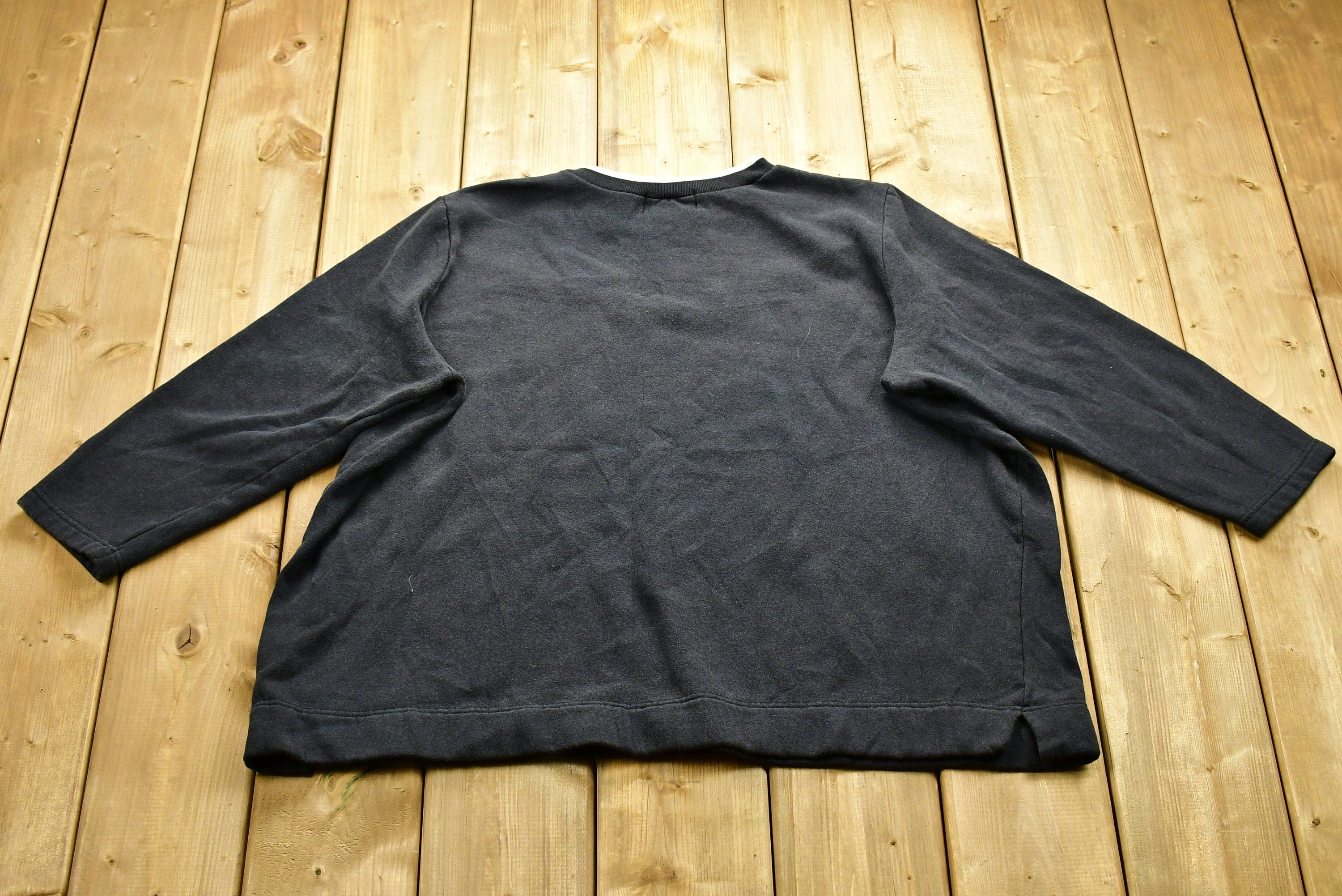 90s Floral Embroidered Crewneck
