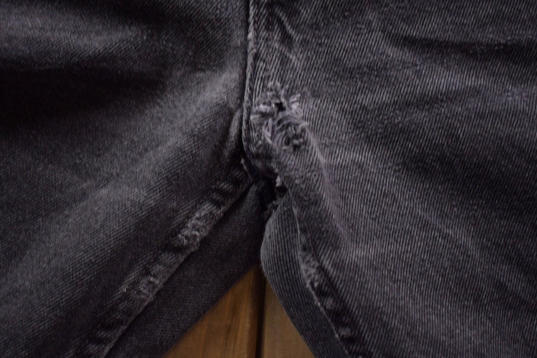 Vintage 1990s Black Levi's 505 Red Tab Denim Jeans Size 32 x 31.5