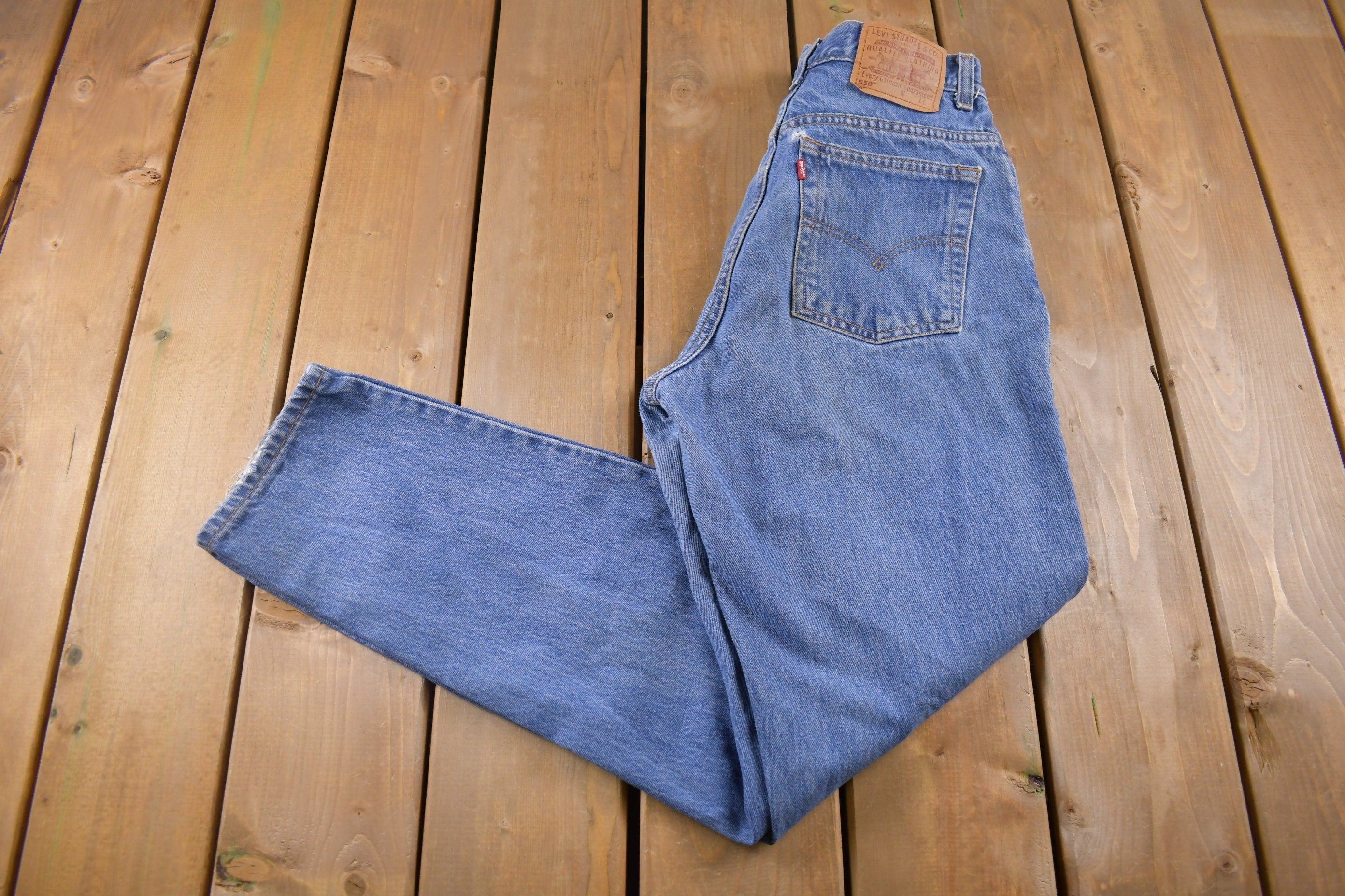 Vintage 1990s Levi's 550 Red Tab Jeans Size 30 x 33