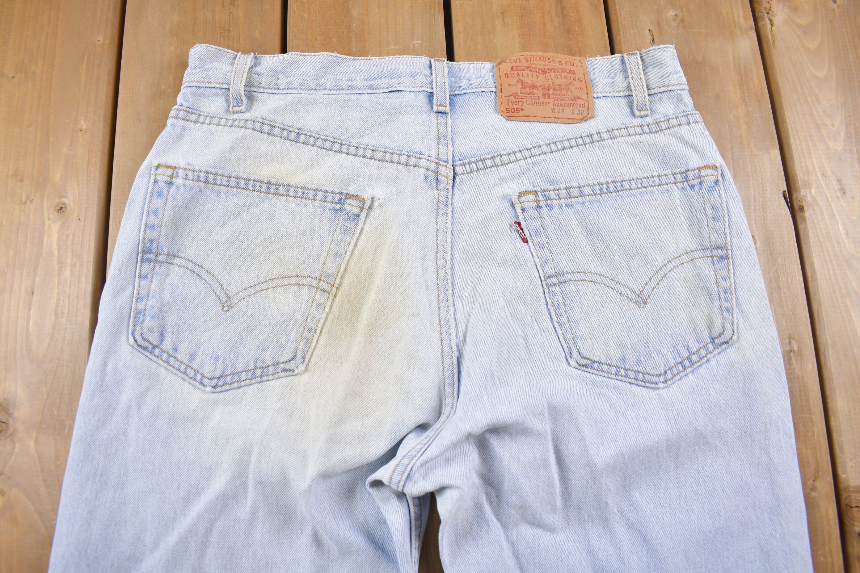 Vintage 1990s Levi's 505 Red Tab Jeans Size 32 x 31