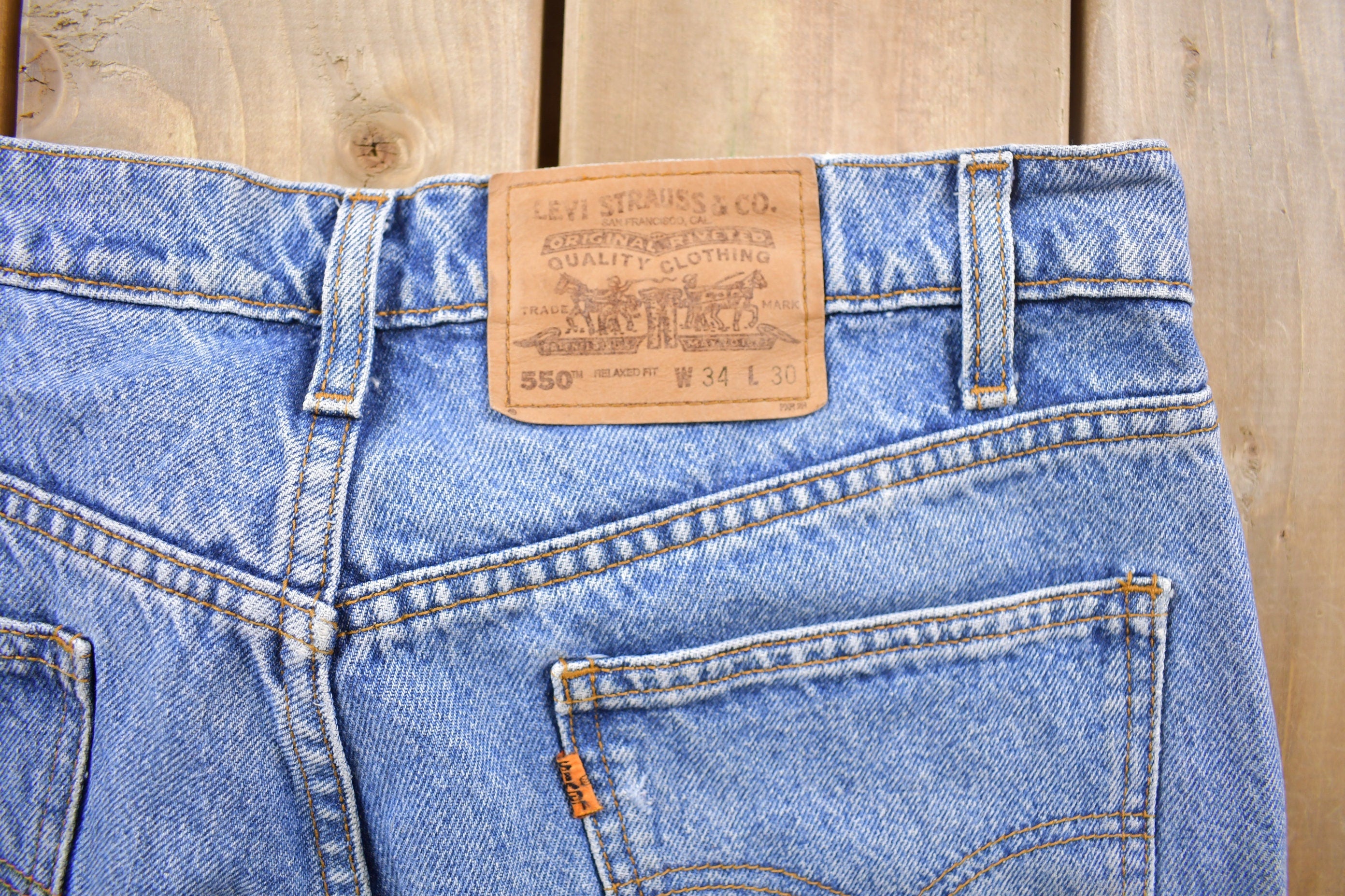 Vintage 1980s Levi's 550 Orange Tab Denim Jeans Size 32 x 29