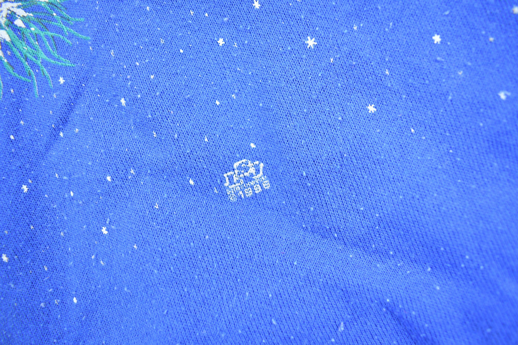 Vintage 1996 Cardinal Bird Winter Theme Graphic Cute Crewneck