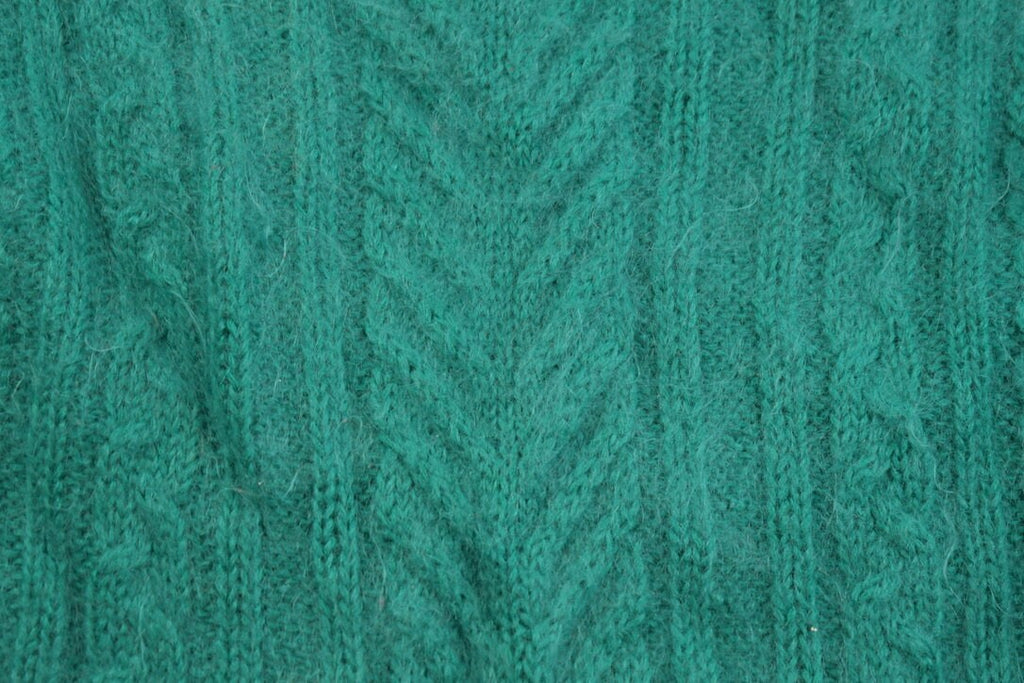 Vintage 1980s Mohair Cable Knit Crewneck Sweater /