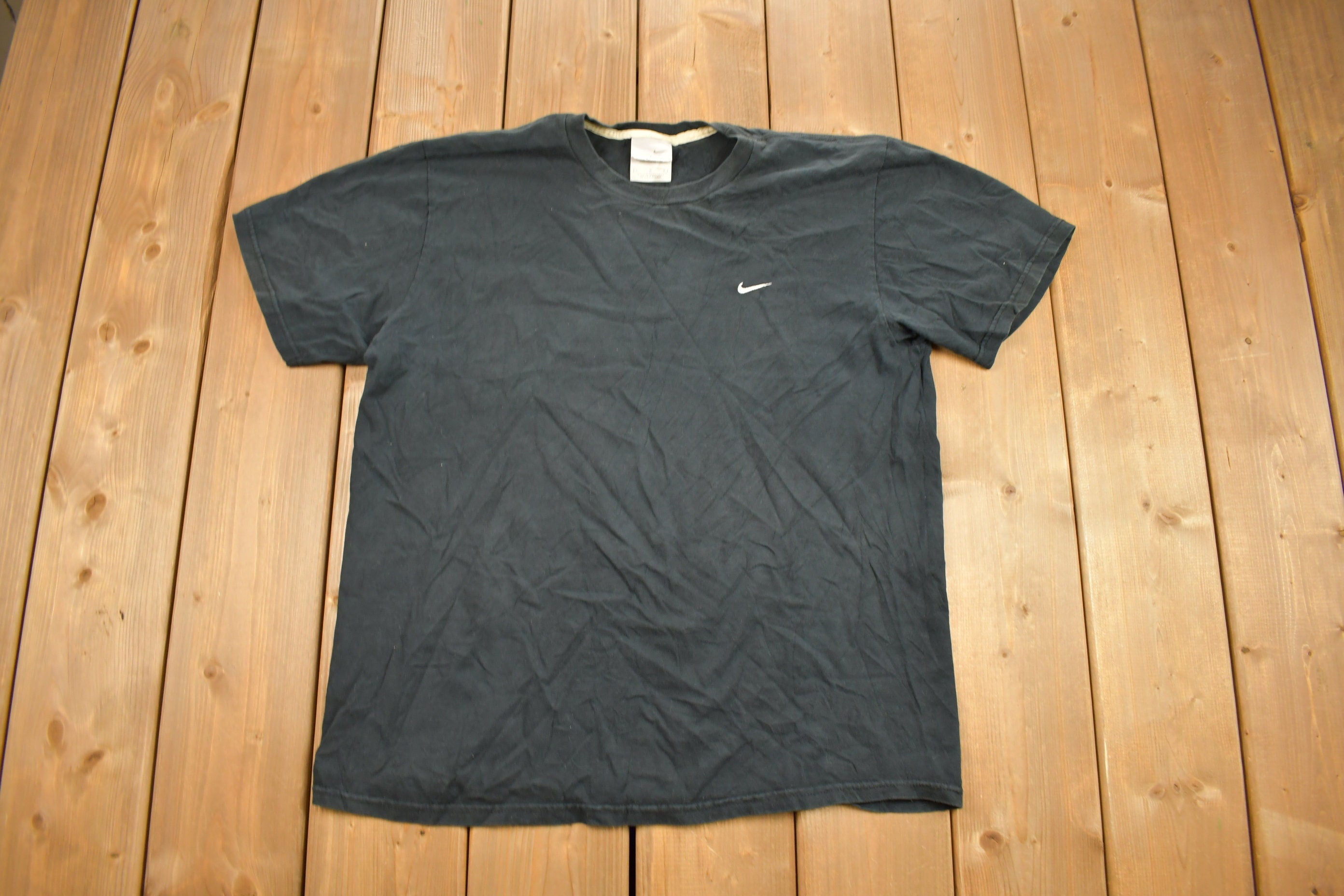 Vintage Y2K Nike Mini Swoosh Embroidered Graphic T-Shirt