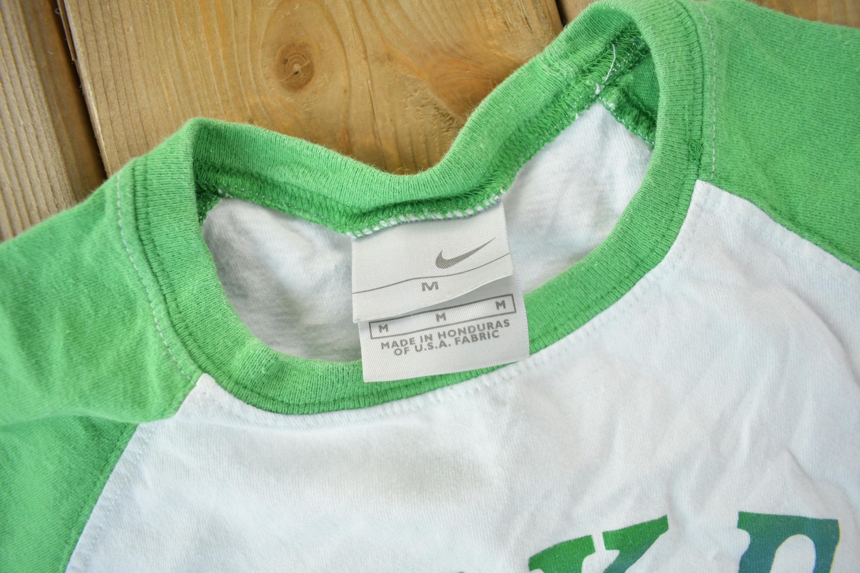 Vintage Y2K Nike Athletics Women's T Shirt
