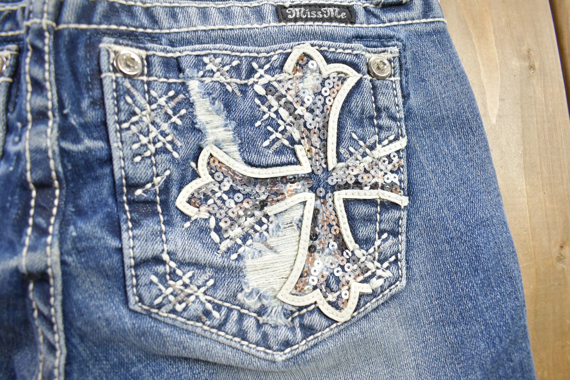 Vintage Y2K Miss Me Bedazzled Low Rise Jeans Size 26x31