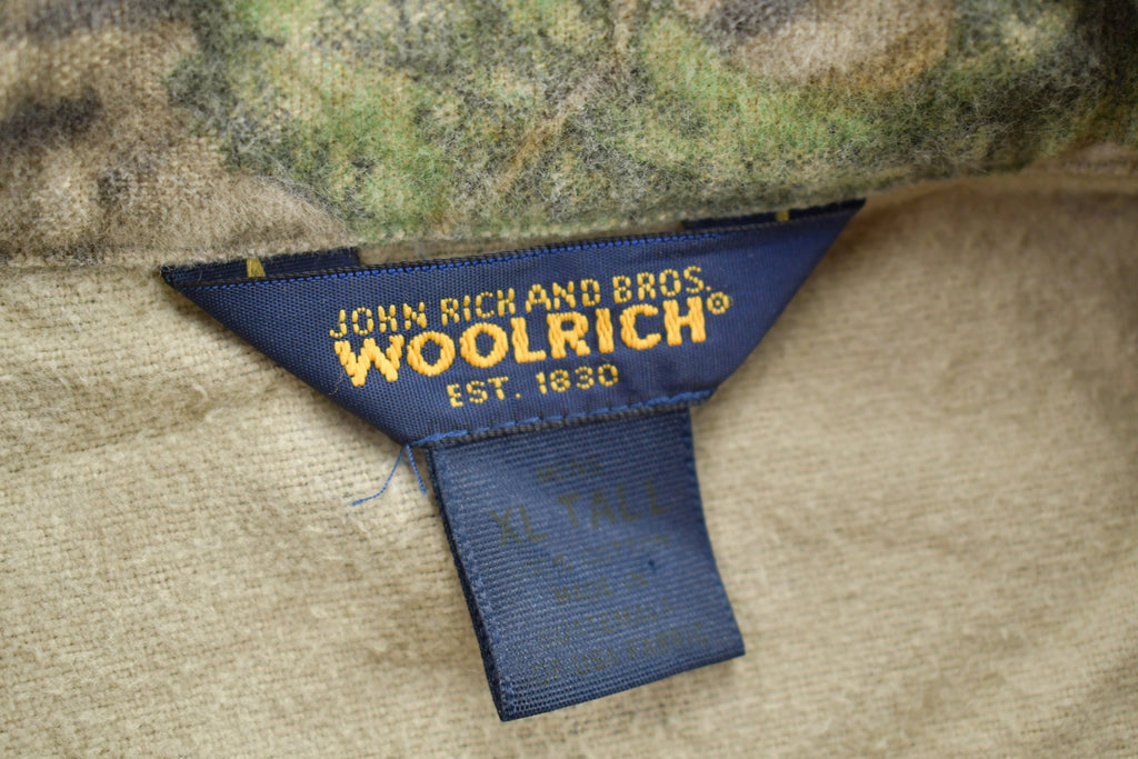 Vintage 1990s Woolrich Advantage Hunting Camo Button Up Shirt