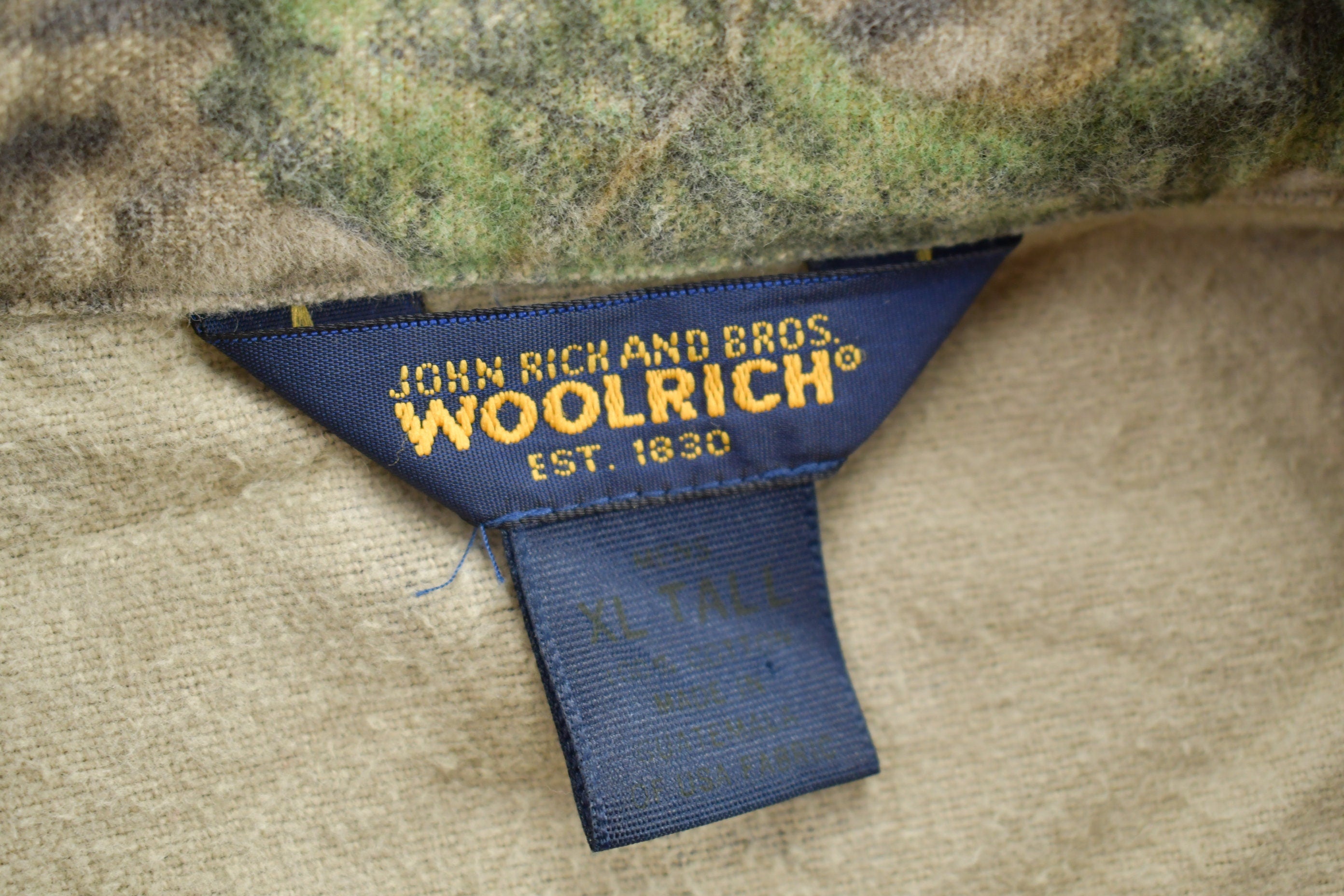 Vintage 1990s Woolrich Advantage Hunting Camo Button Up Shirt
