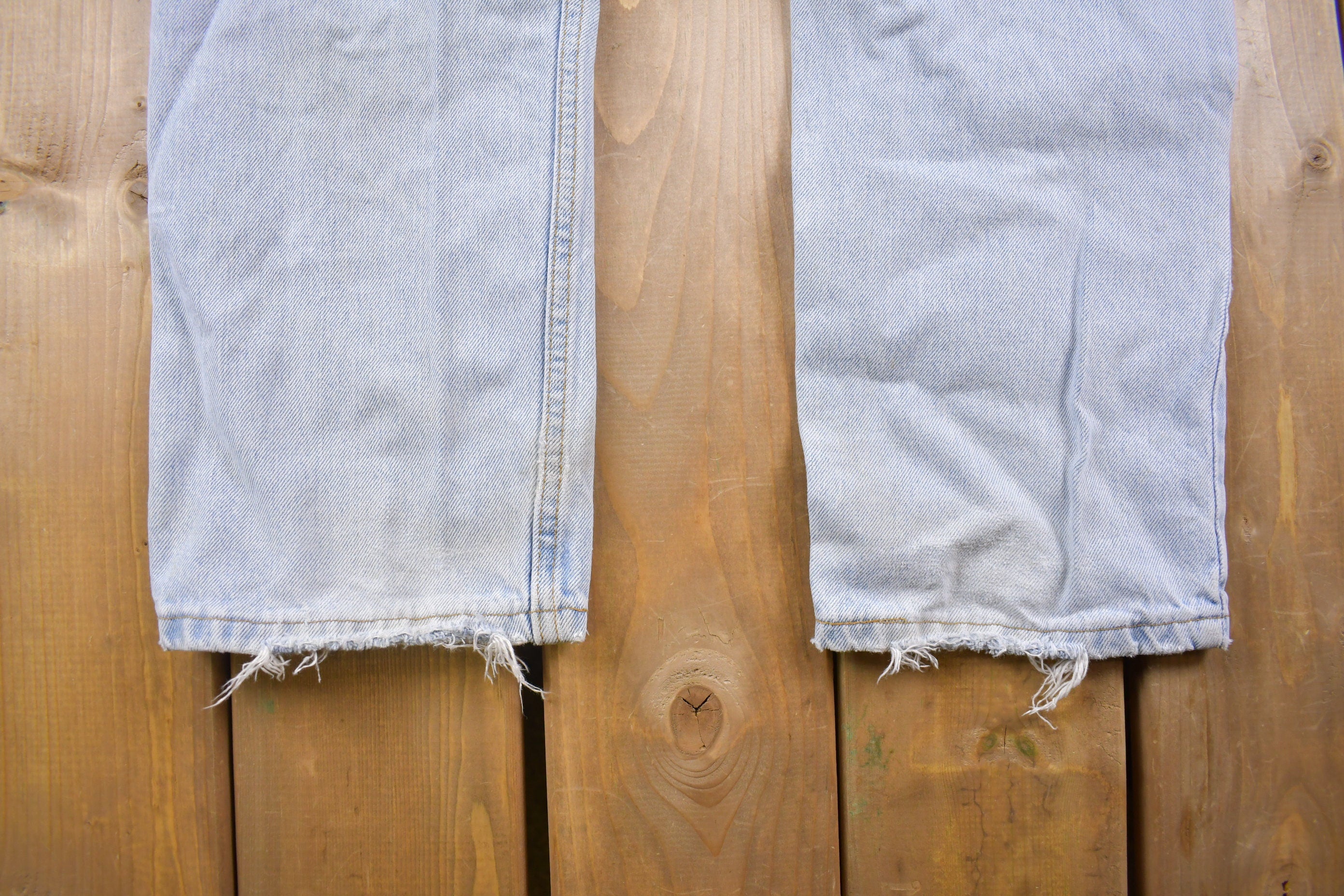 Vintage 1990s Levi's 505 Red Tab Jeans Size 32 x 31