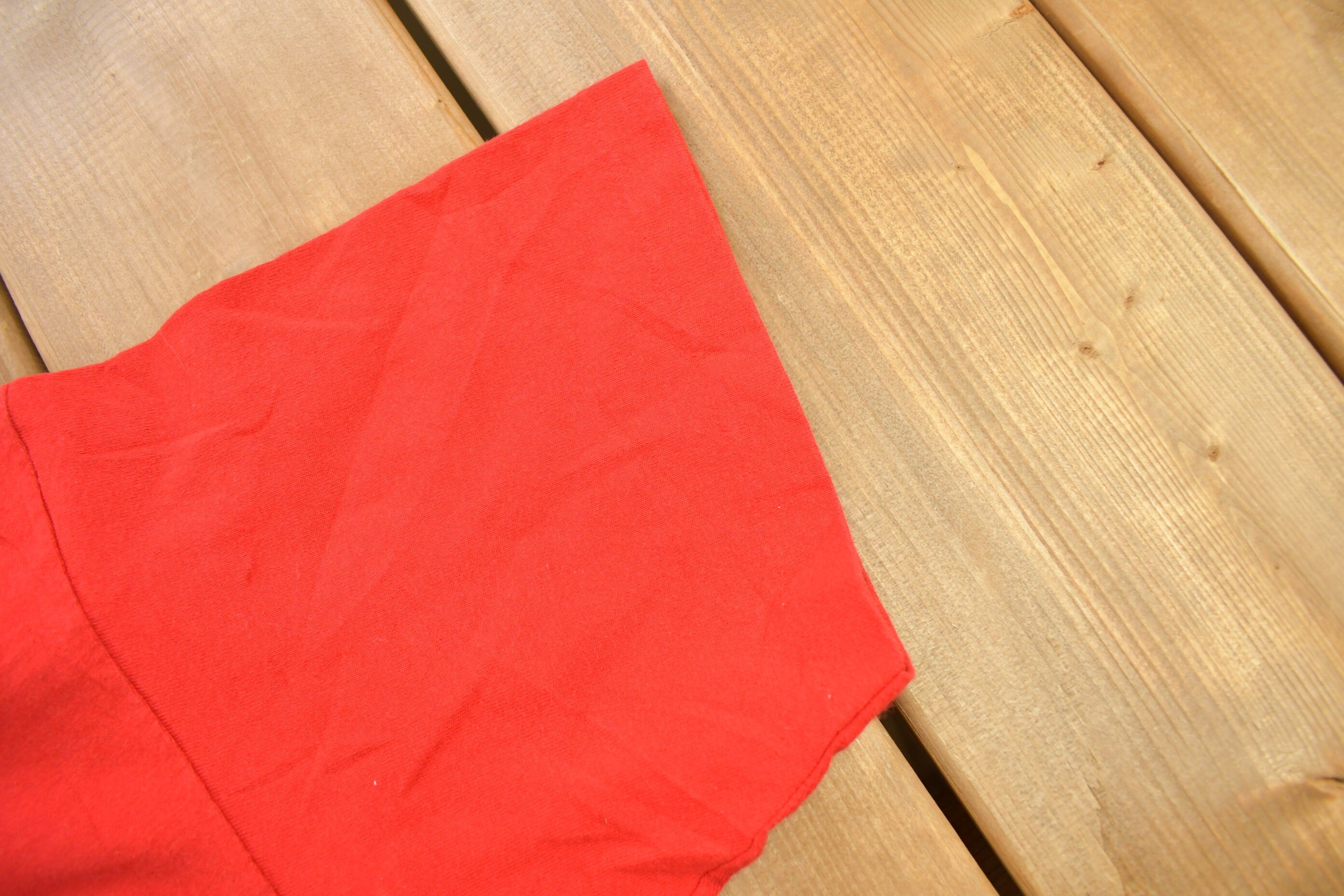 Vintage 1990s Chicago Bulls NBA Embroidered T-Shirt
