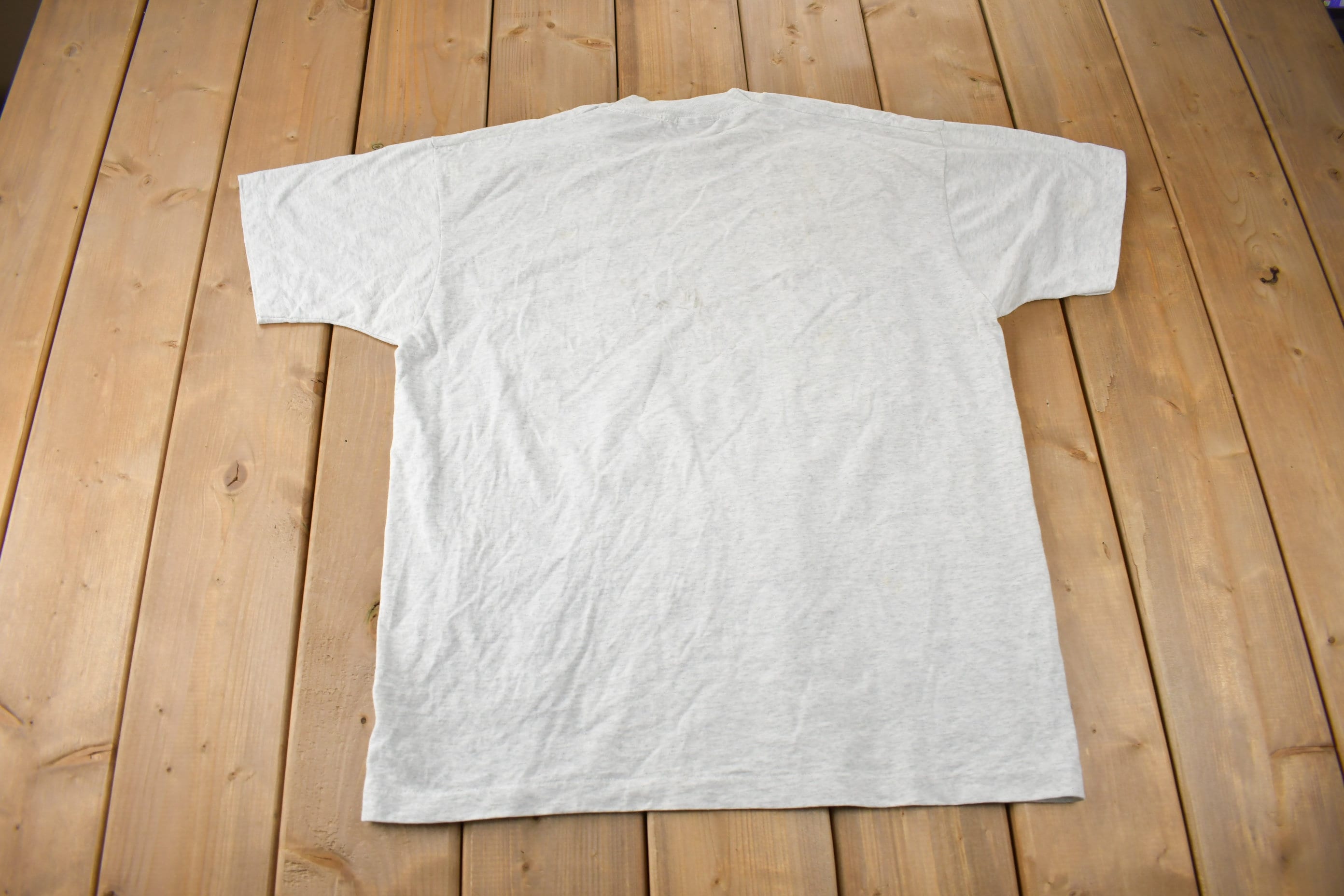Vintage 1990s Alaska Wolf Graphic Souvenir Travel T Shirt Made In USA
