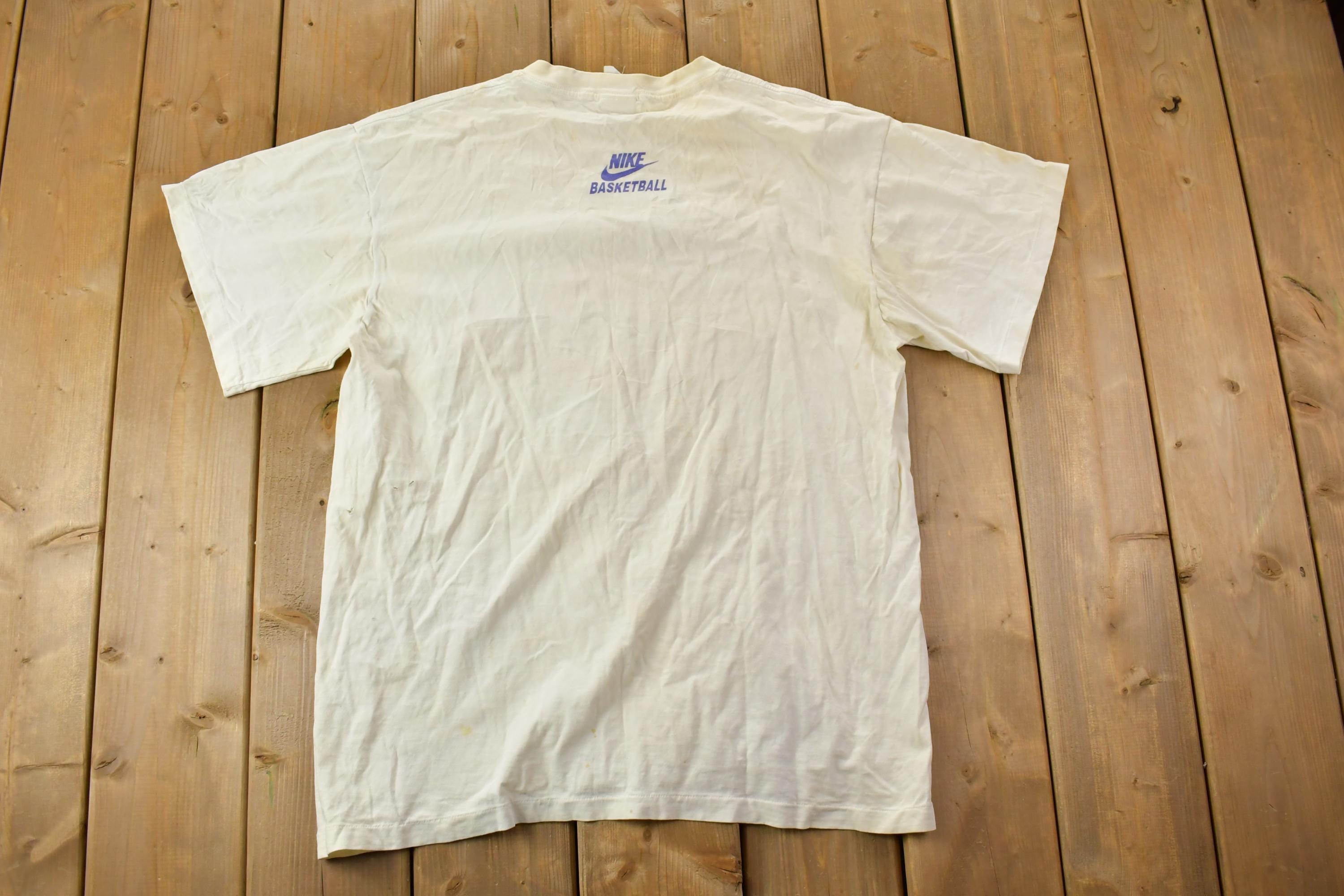 Vintage 1994 Duke Nike Basketball Graphic T-Shirt