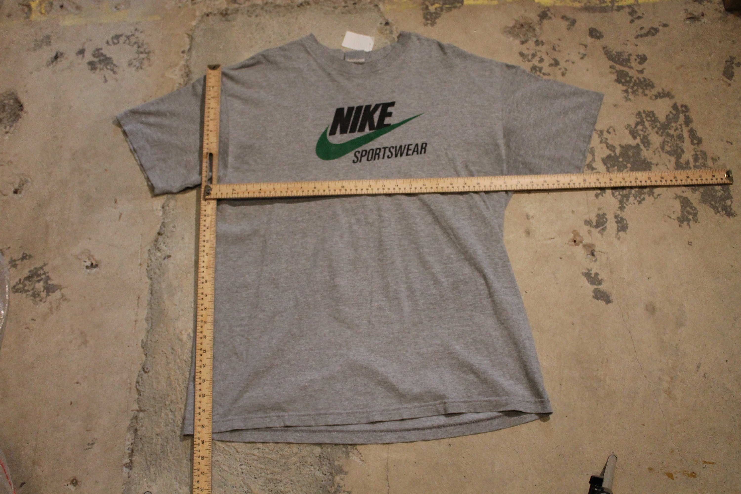 Vintage Y2K Nike Sportswear Graphic T-Shirt