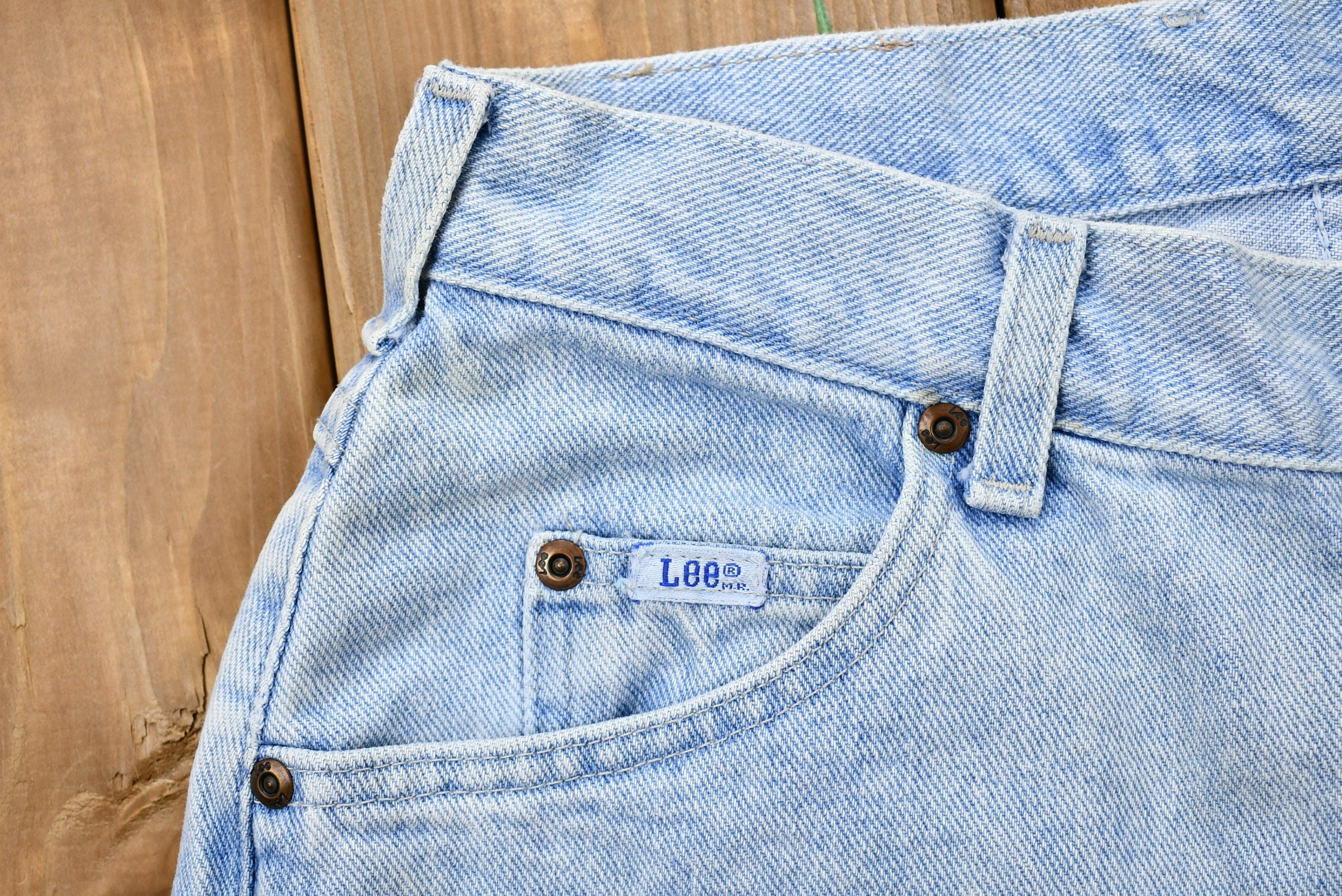 Vintage 1990s LEE Light Wash Tapered Mom Jeans