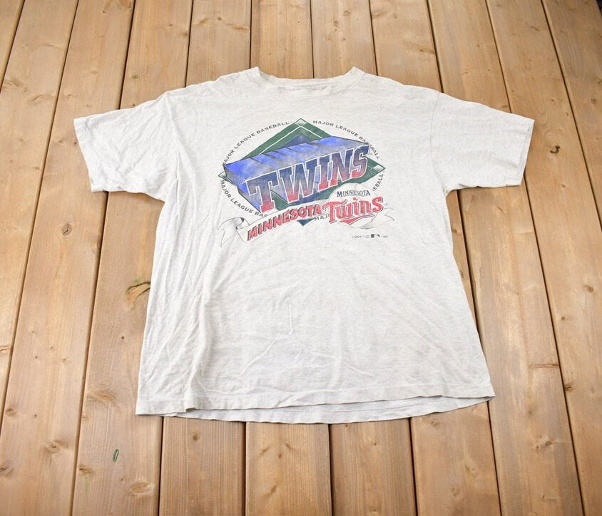 Vintage 1996 Minnesota Twins MLB Graphic Single Stitch T-Shirt Made In USA