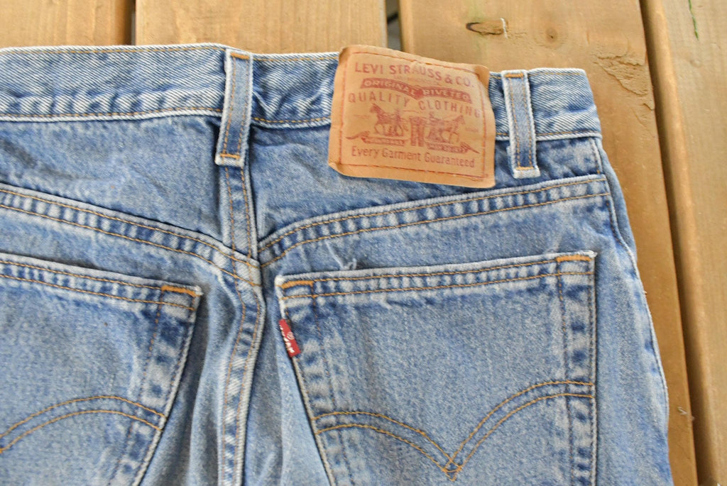 Vintage 1990s Levi's Denim Jeans Women's 26 x 34 / Original Fit / 90s Levi's / Distressed Sun Faded Jeans