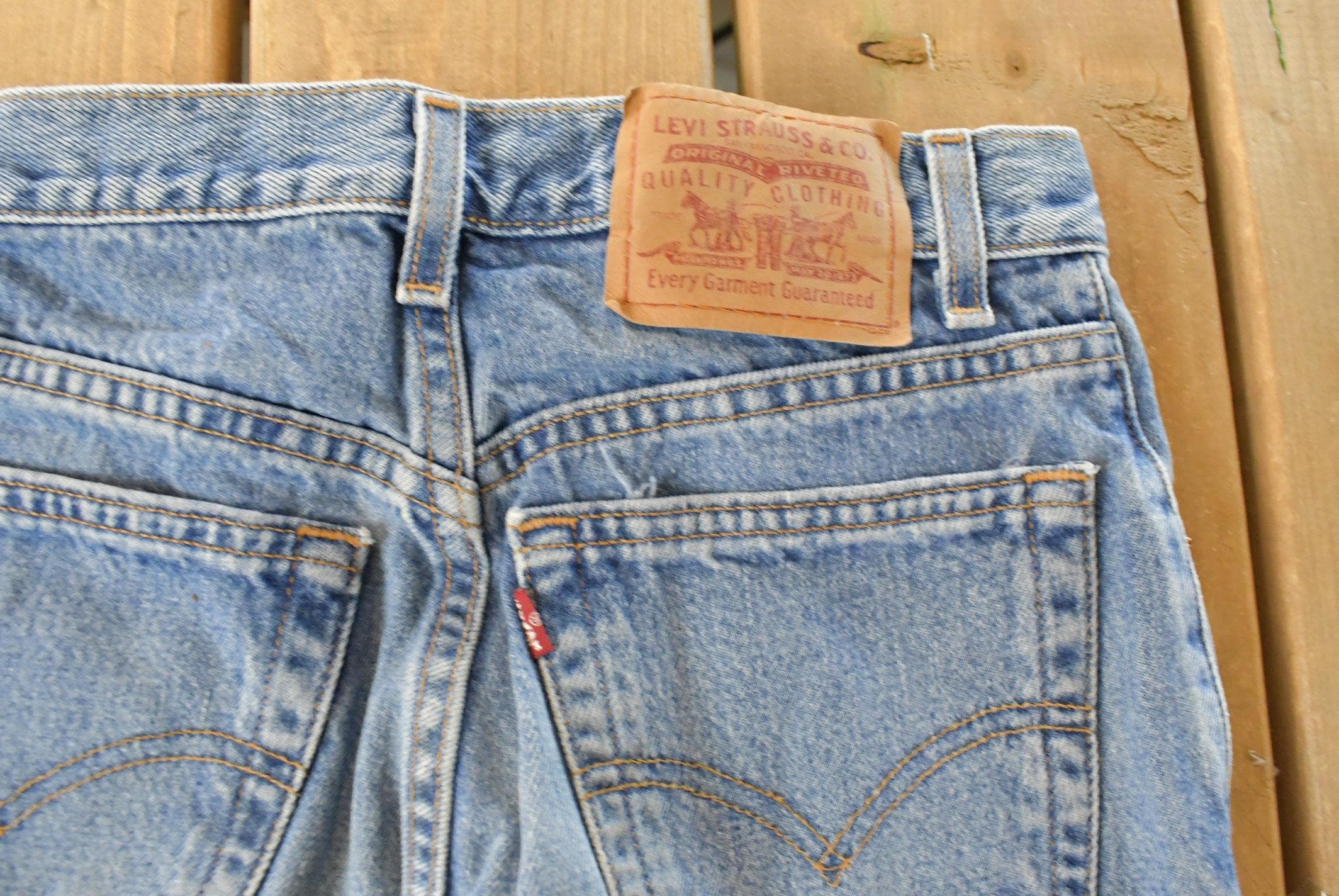 Vintage 1990s Levi's Denim Jeans Women's 26 x 34 / Original Fit / 90s Levi's / Distressed Sun Faded Jeans