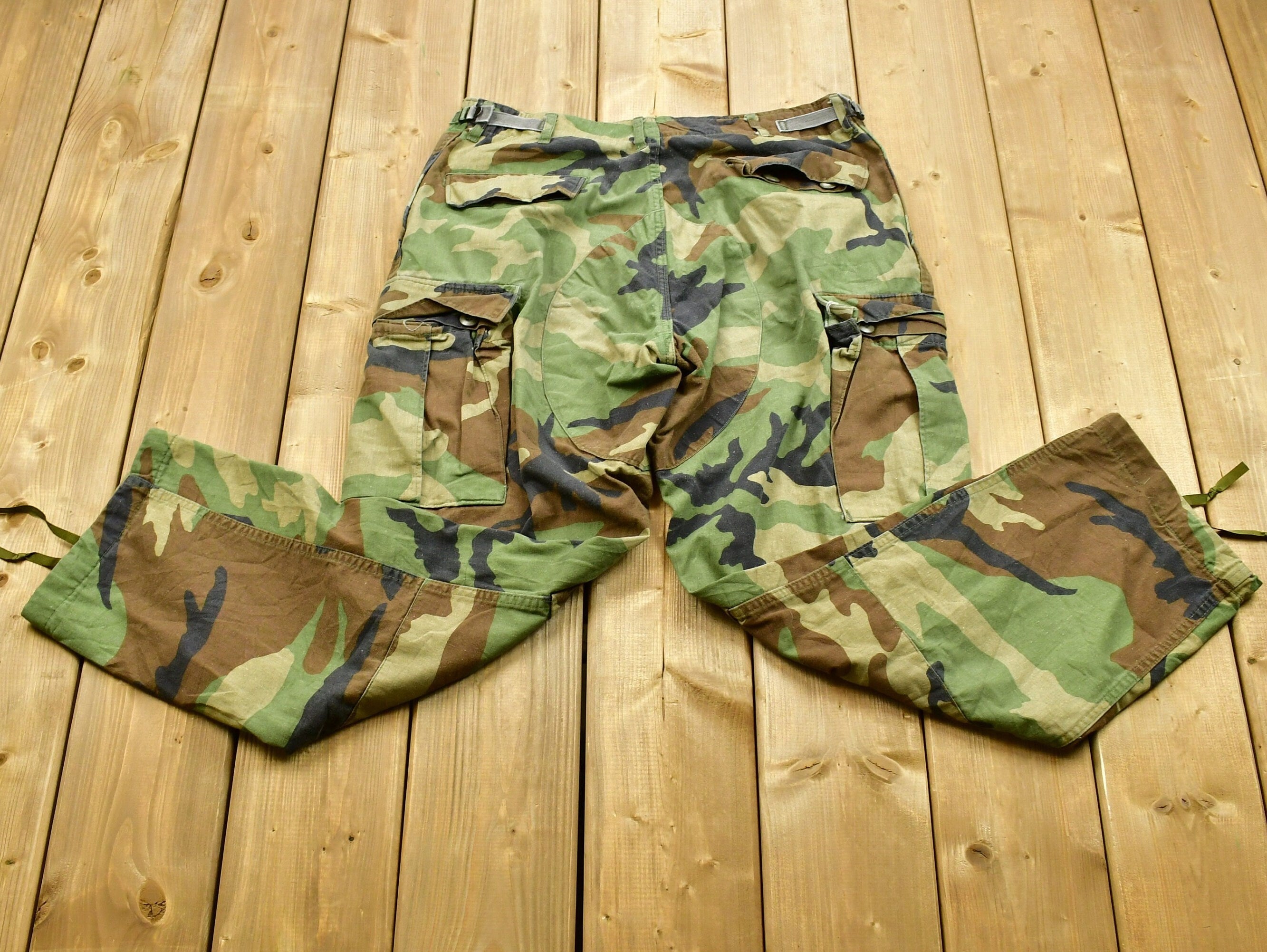 Vintage 90's Camouflage Cargo Pocket Pants Size Medium