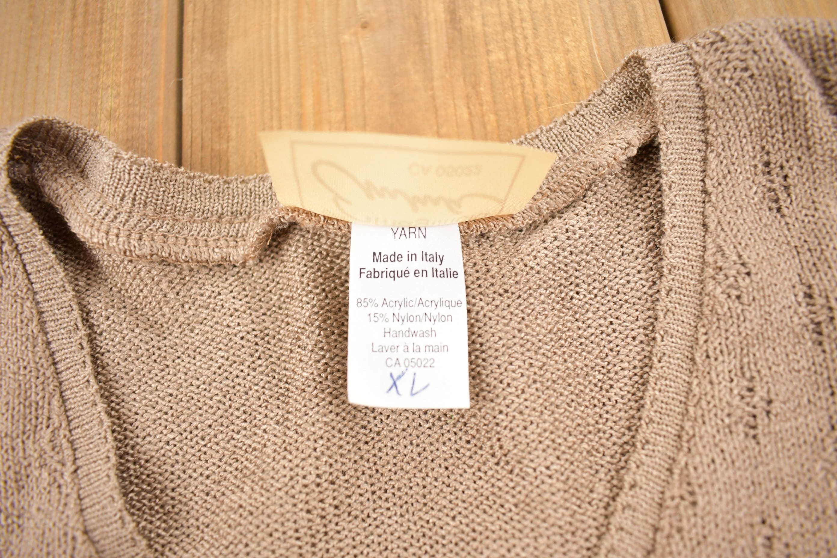 Vintage 1980s V-Neck Yarn Knit Sweater