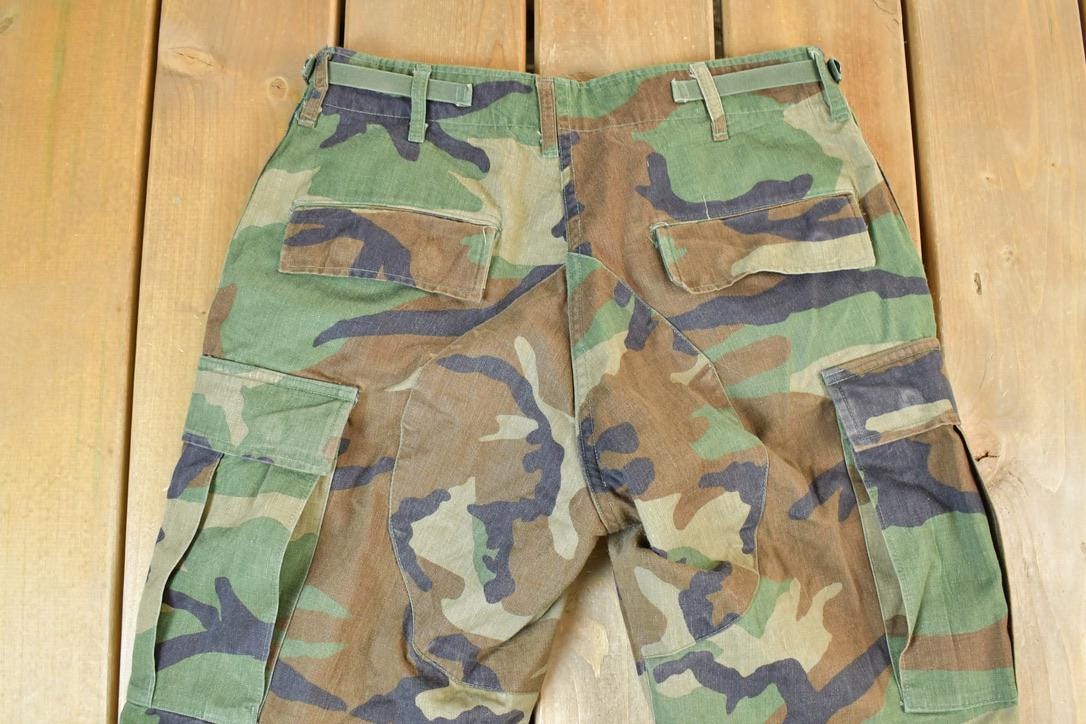 Vintage 1990s Army Camouflage Cargo Pants Size 32 x 26 Made In