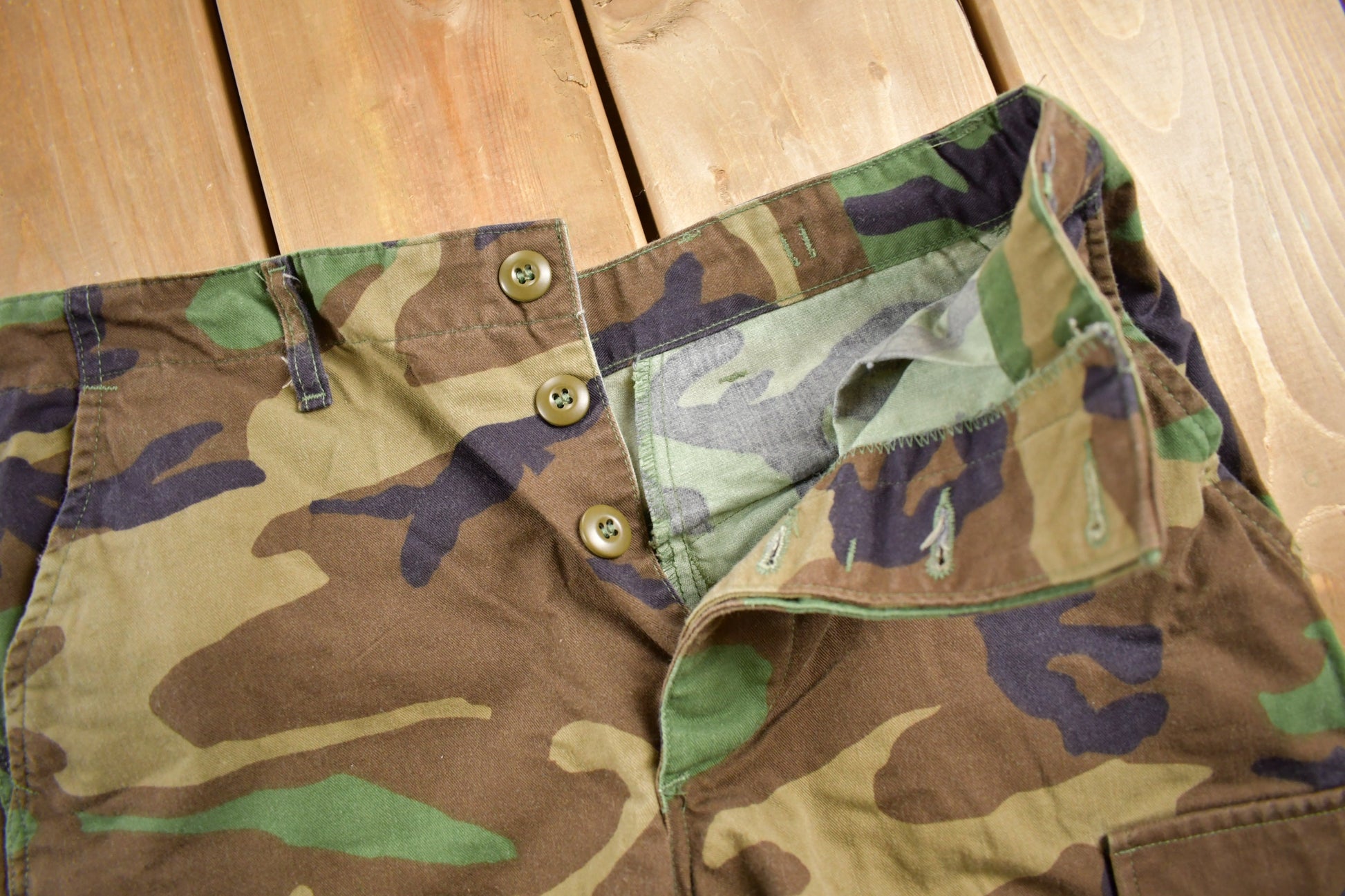 Vintage 1990s Army Woodland Camouflage Cargo Pants Size 30 x 28 / Streetwear / Army Pants / Military Pant's / Vintage Cargos