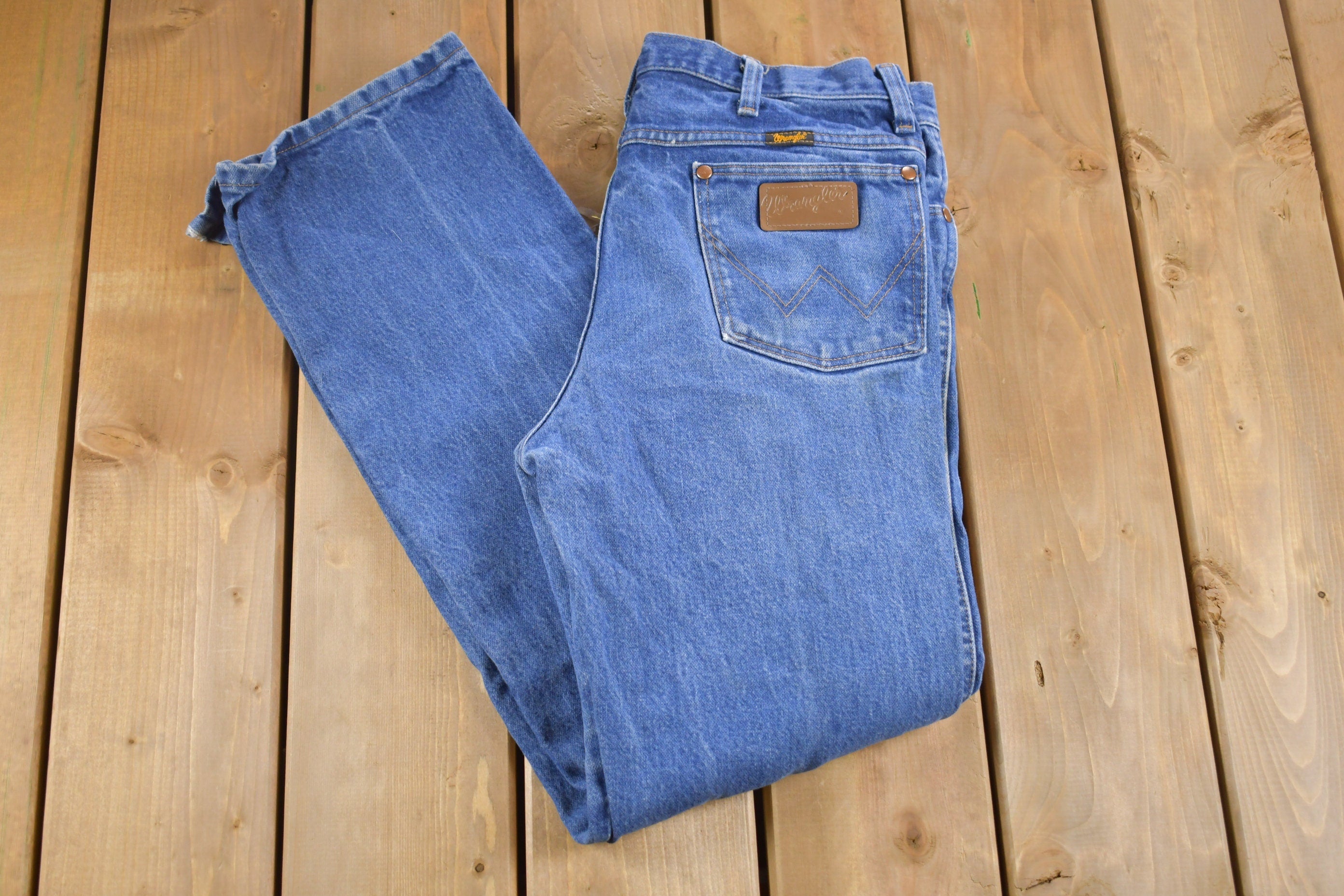 Vintage 1990s Wrangler Blue Denim Distressed Jeans Size 32 x 30