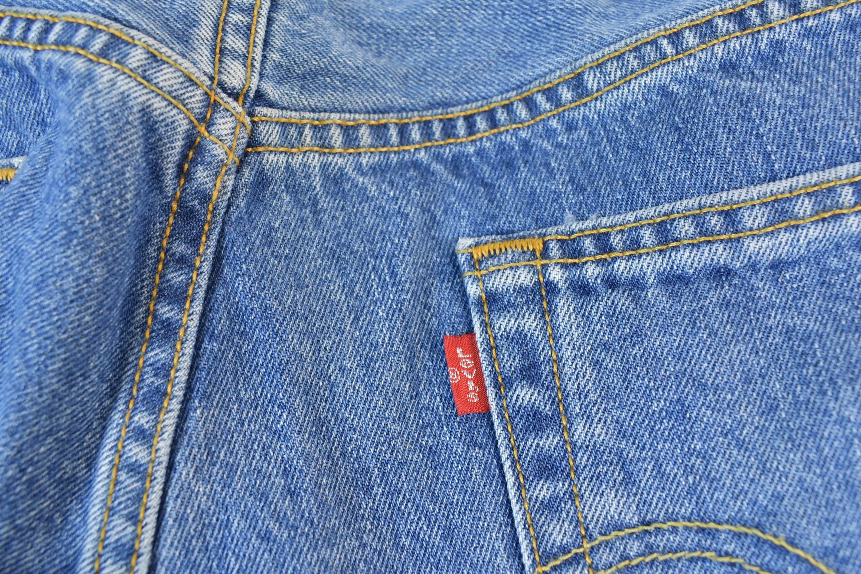 Vintage 1990s Levi Strauss 501 Red Tab Denim Jeans Size 33 x 30