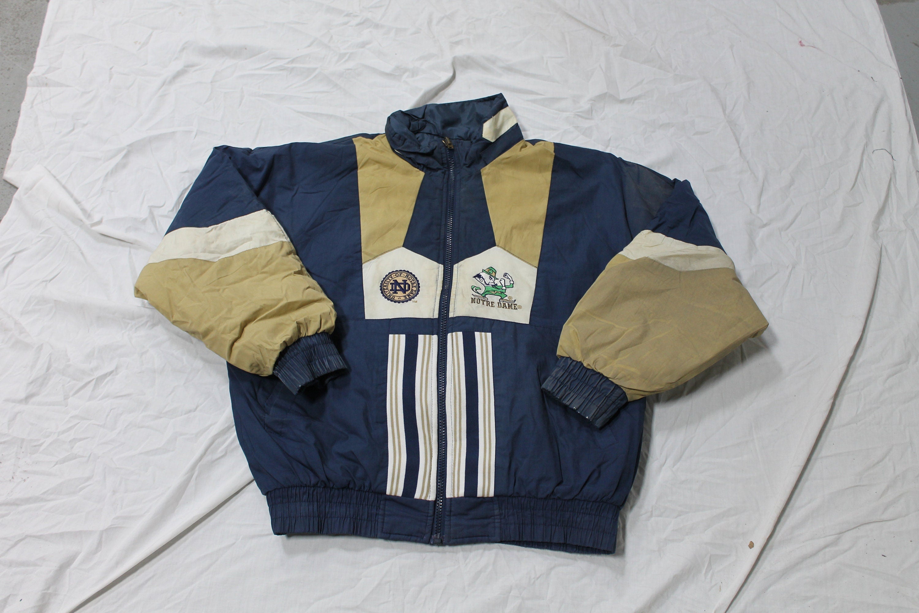 Vintage 1990s University Of Notre Dame Fighting Irish Reversible Pro Player Puffer Jacket