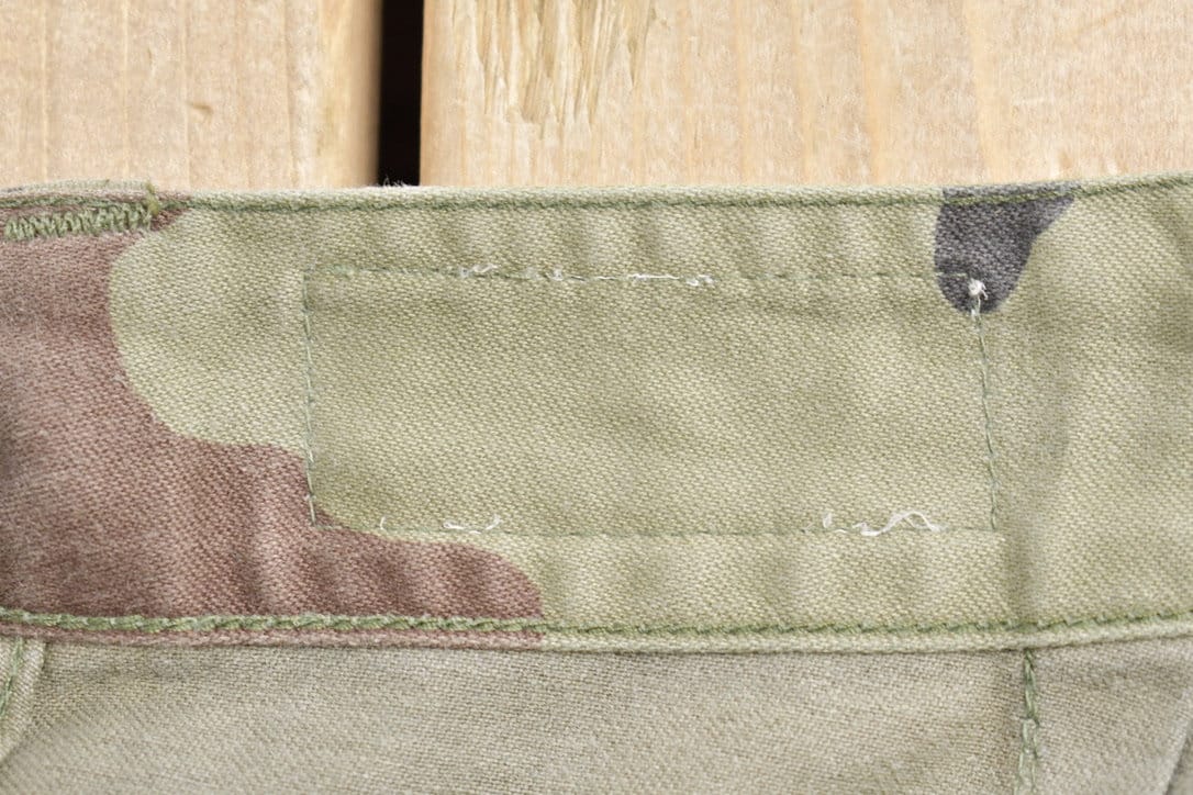 Vintage 1990s Army Woodland Camouflage Cargo Pants Size 33 x 26