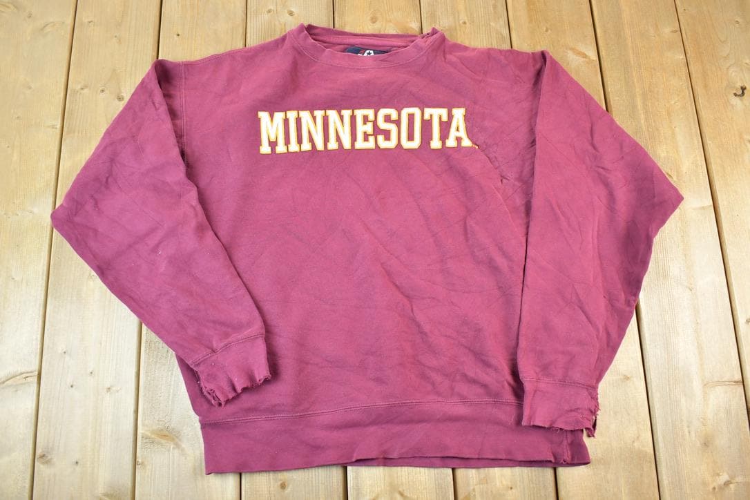 Vintage 1990s Minnesota Embroidered Souvenir Crewneck Sweatshirt Made In USA