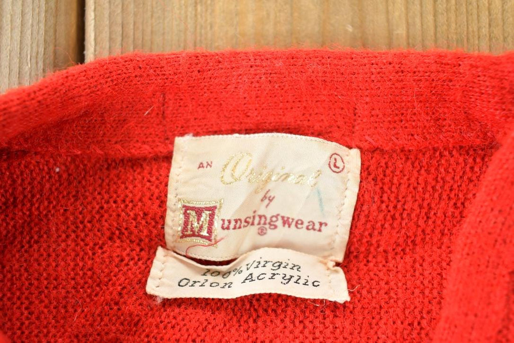 Vintage 1970s Munsingwear Knit Perfect Mild Distress Cardigan Sweater Made In USA