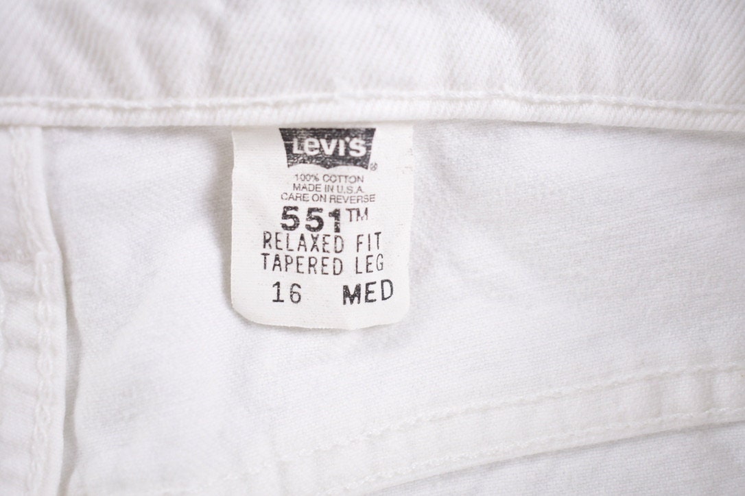 Vintage 1990s Levi 551 Red Tab Jeans Size 32 x 30