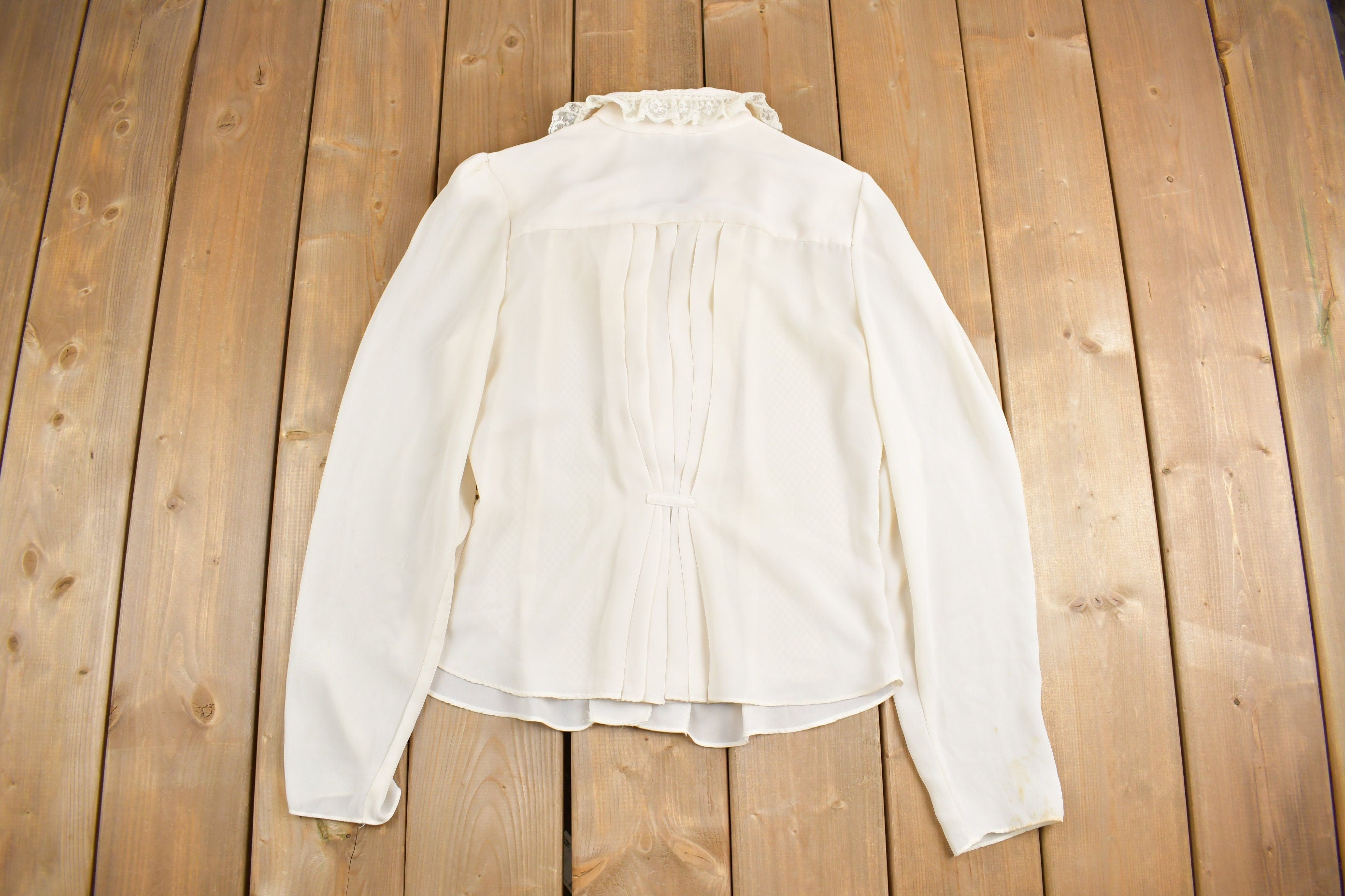 Vintage 1970s Cinnamon Frill Collar Button Up Shirt  70s Buccaneer Button Up  Dress Shirt  Basic Button Up  Pirate Shirt  Pearls