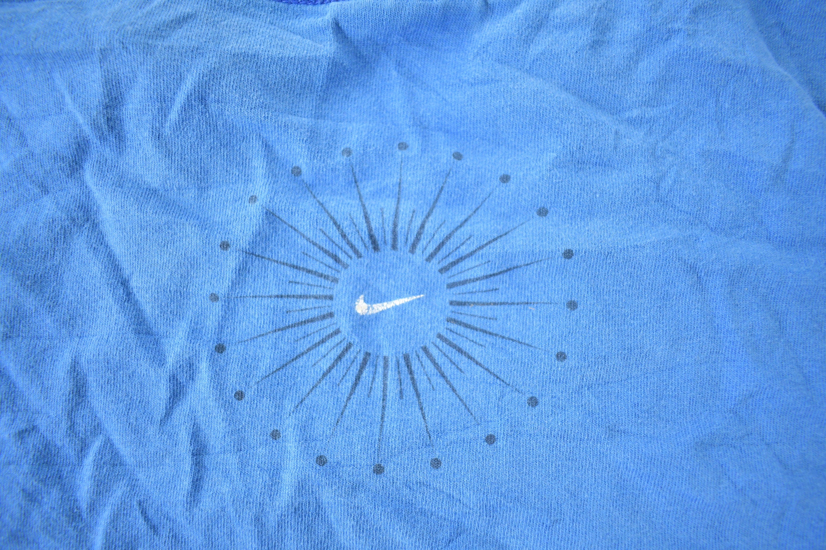 Vintage 2000s Nike Graphic T-Shirt Made In Canada Size M