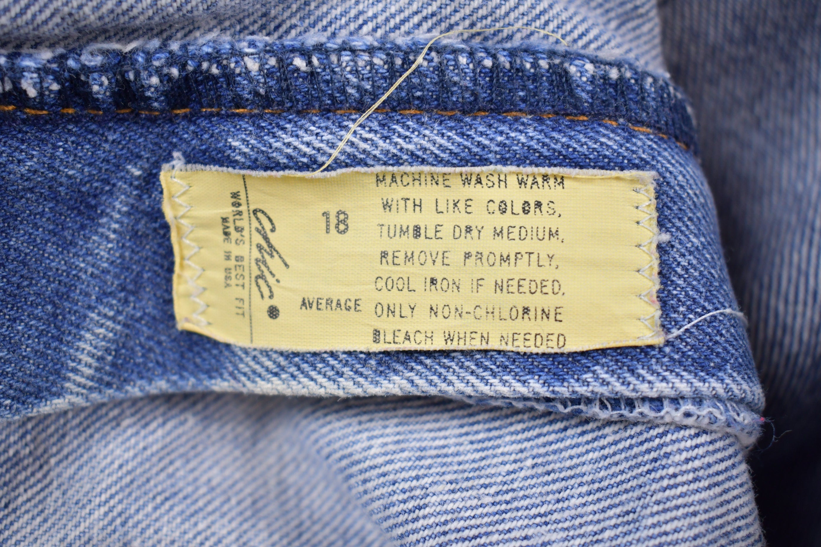 Vintage 1990's Chic Light Wash Blue Jeans 31 x 28