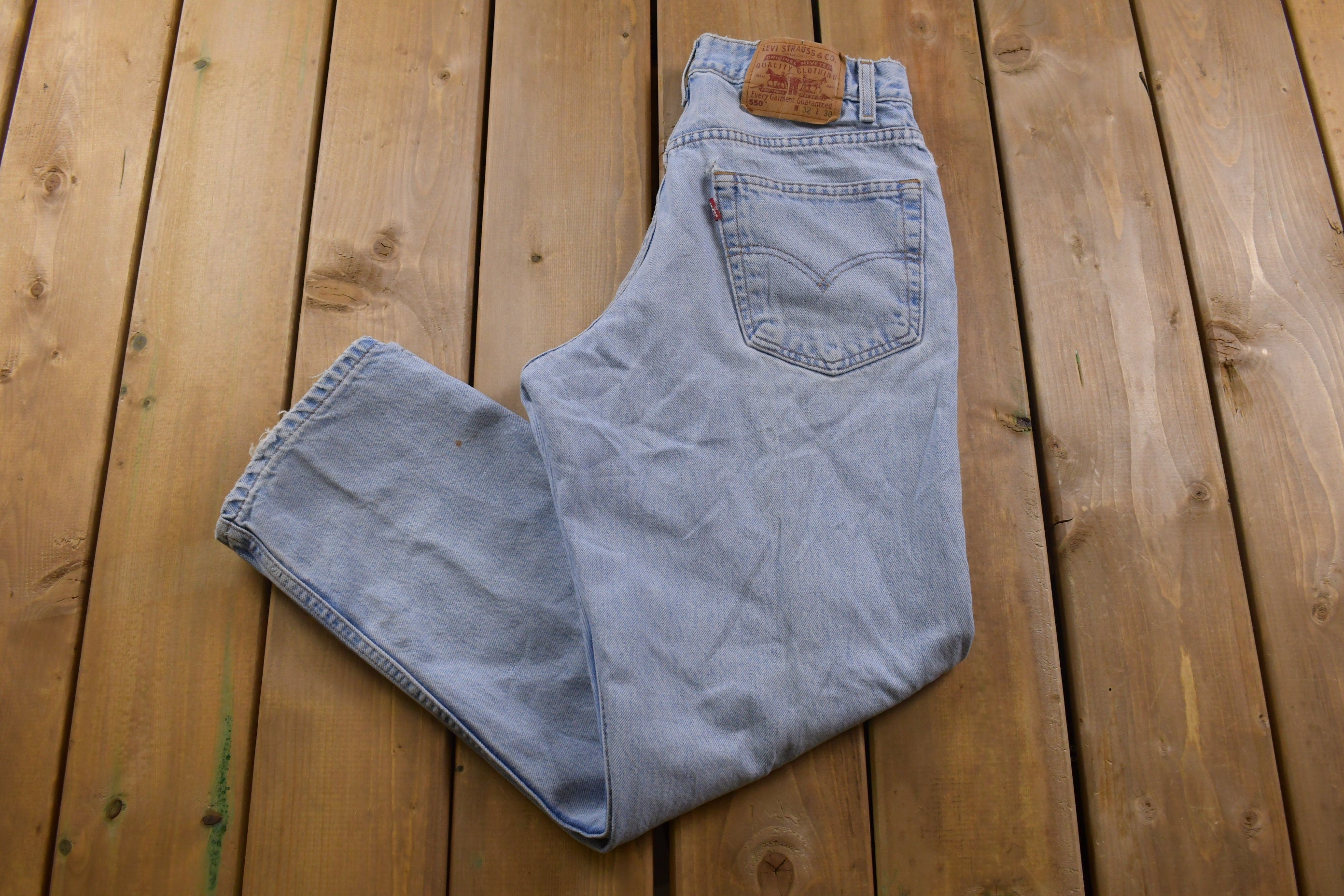 Vintage 1990s Levi's 550 Red Tab Jeans Size 30 x 29