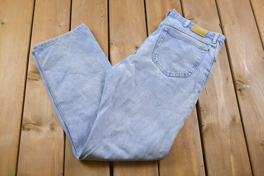Vintage 1990's Lee Blue Light Wash Knee Distressing Jeans 32 x 32