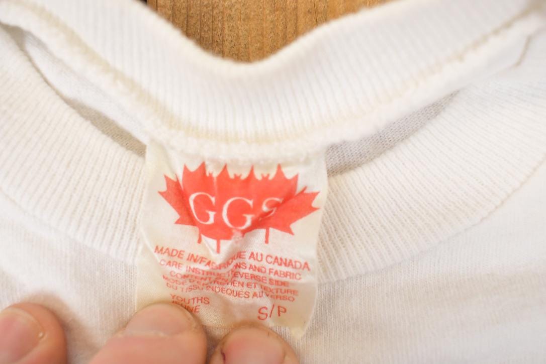 Vintage 1990s Quebec Canada Souvenir Travel T-Shirt Youth S