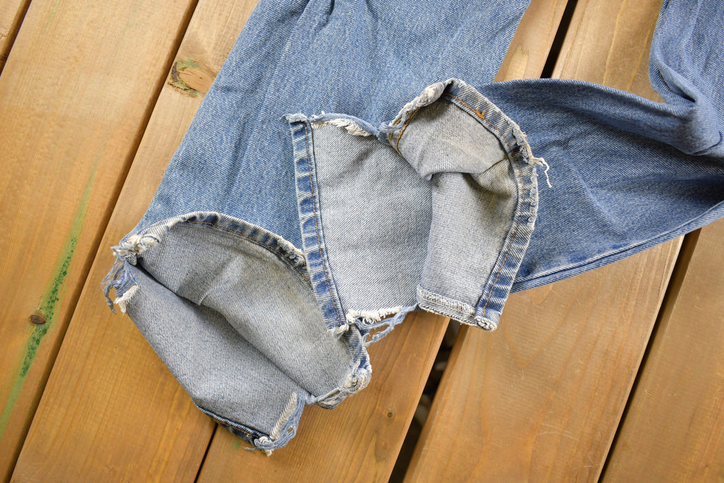 Vintage 1990s Levi's 505 Low Rise Distressed Denim Jeans Size 31 x 32 / Vintage Denim / Streetwear / Light Wash / Vintage Levi's