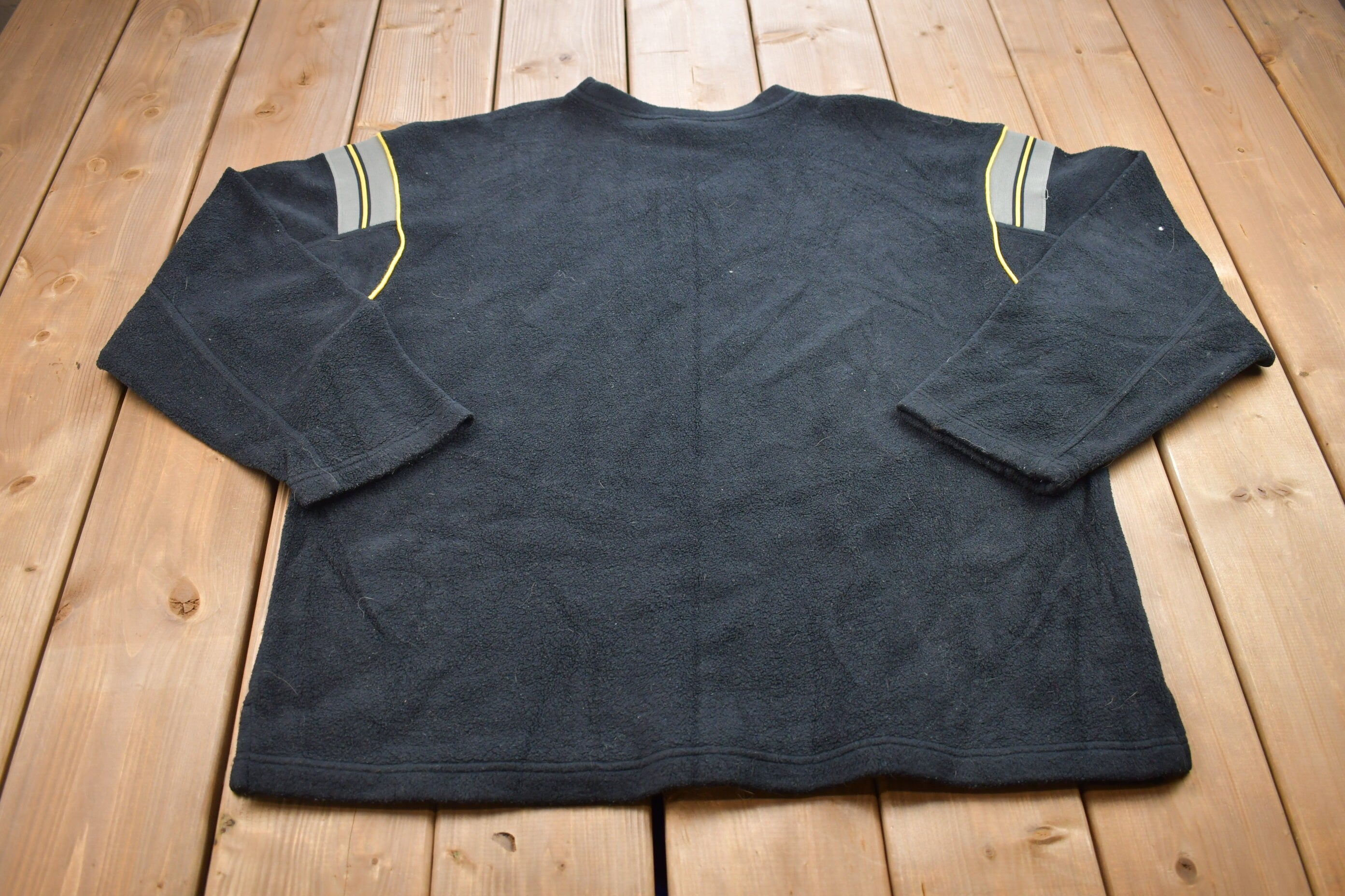 Vintage 1990s Winnie the Pooh Tigger Fleece Crewneck Sweater