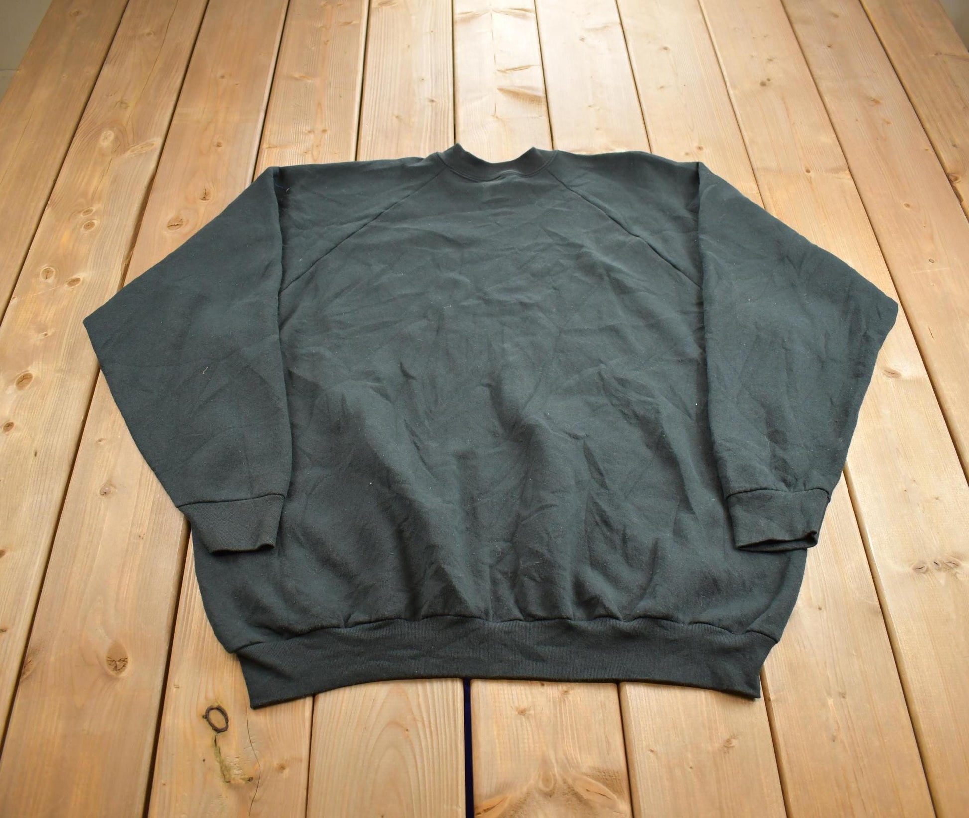 Vintage 1990s Blank Fruit Of The Loom Crewneck Sweatshirt Made In USA