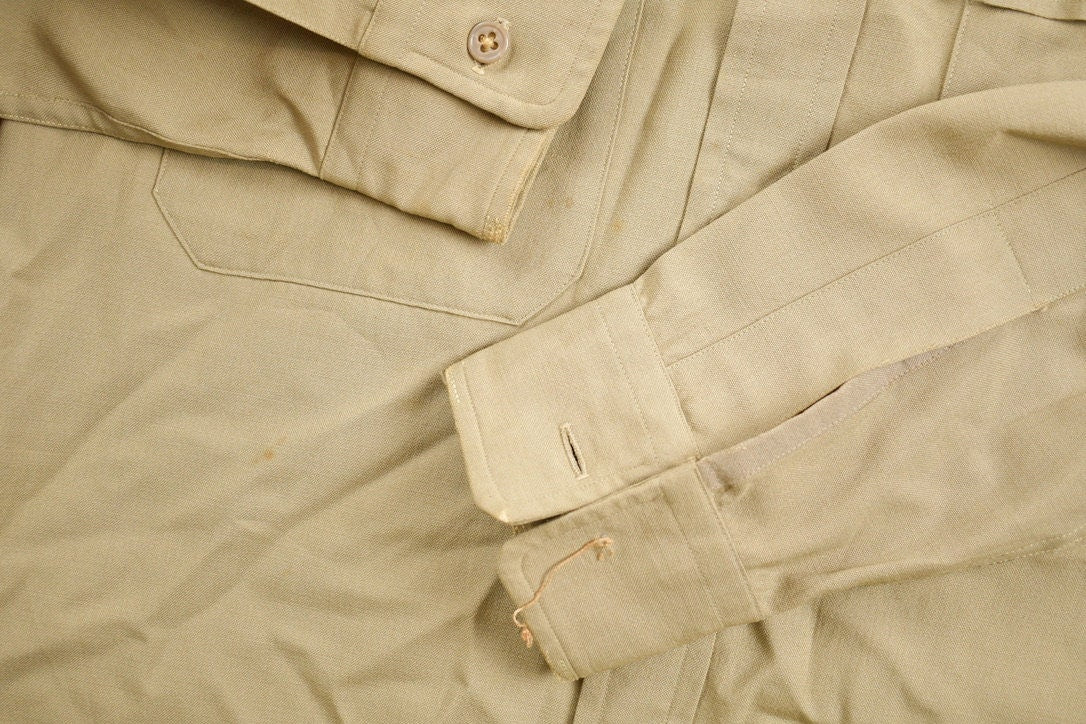 Vintage 1940s V Command Military Button Up Shirt / WWII US Officers Shirt / True Vintage / U.S. Army Top / Authentic Military Gear