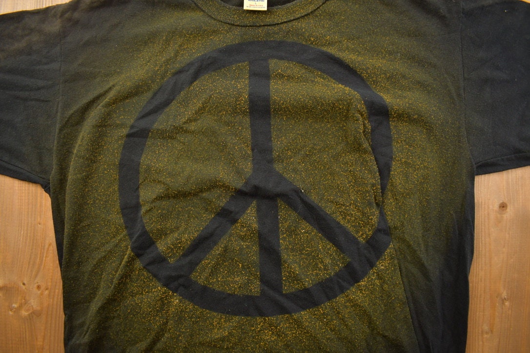 Vintage 1990s Peace and Love Russell Graphic T Shirt