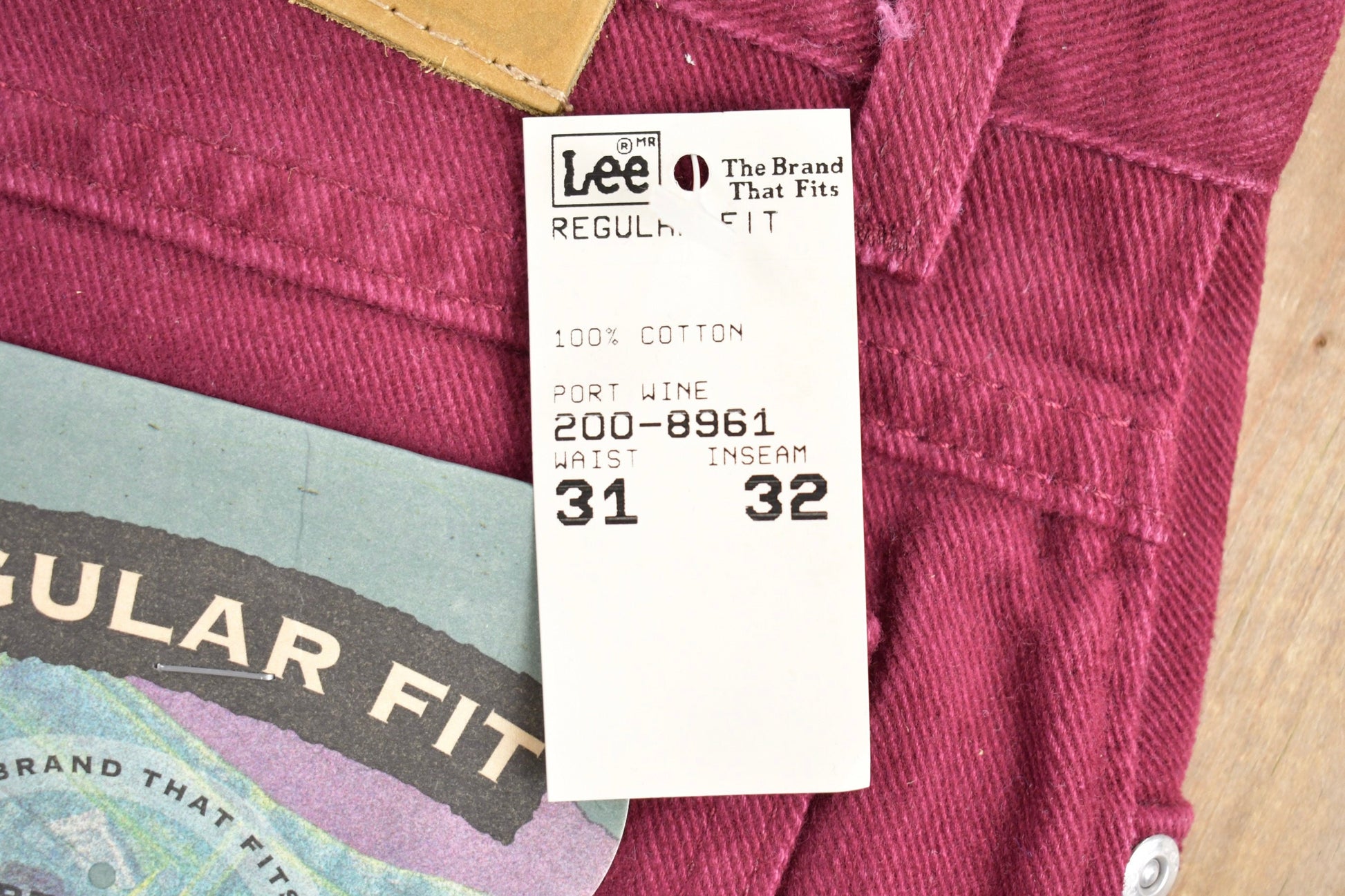 LEE Denim Regular Fit Deadstock Vintage 1980s Jeans Size 31 x 32 Burgundy