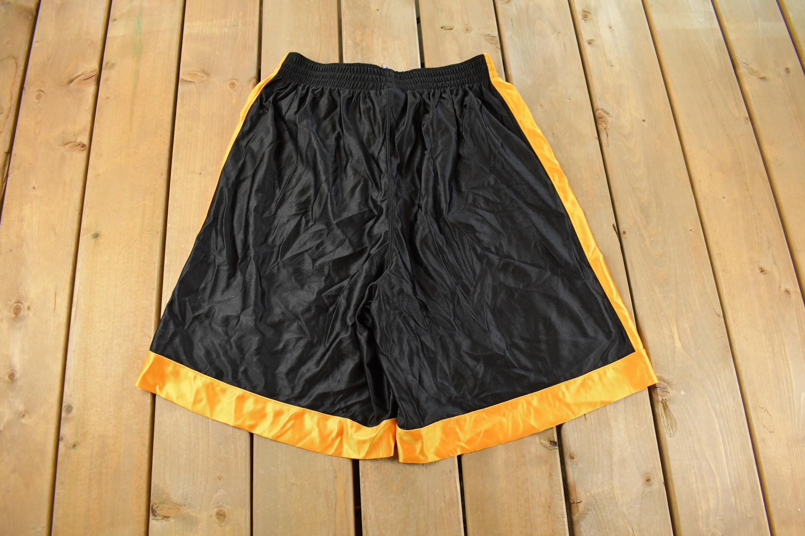 Vintage 2000s DEADSTOCK Los Angeles Lakers NBA Nike Basketball Shorts Men's XL