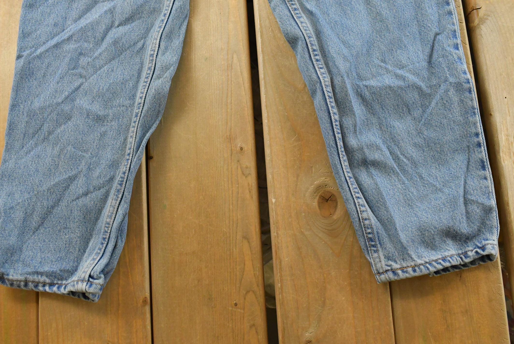 Vintage 1990s Levi's 560 Loose Fit Denim Blue Jeans Size 30 x 32 / 90s Levi's / Distressed Sun Faded Jeans / Made in USA / Streetwear