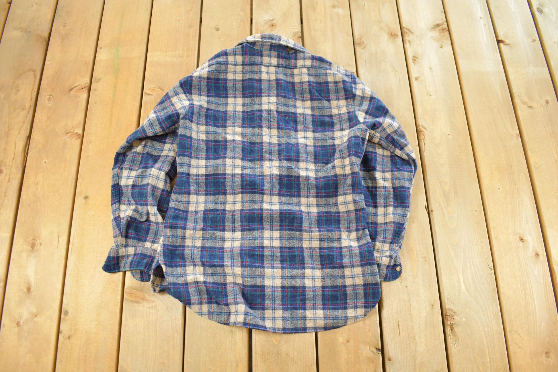 Vintage 1980s Pendleton Wool Flannel Button Up Shirt Men's Medium / 80s Button Up / Vintage Pendleton / True Vintage / Outdoors