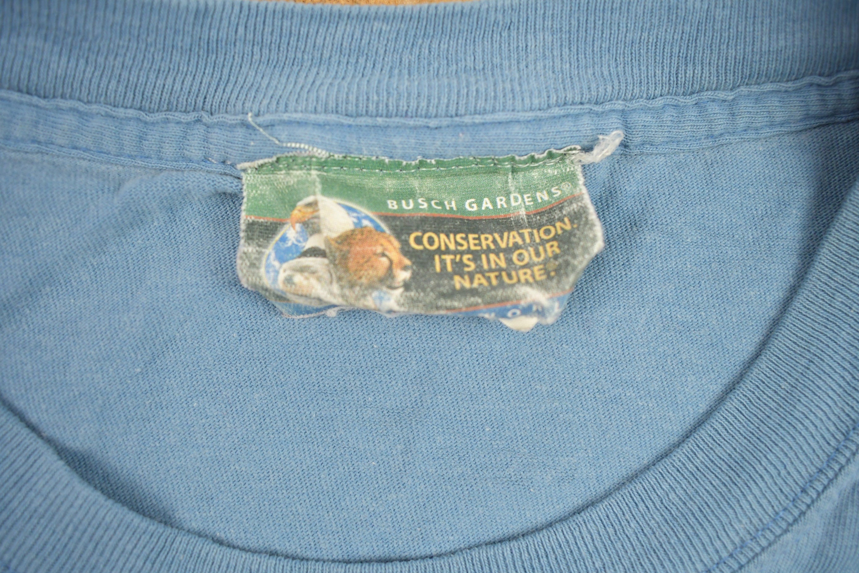 Vintage 1990s Busch Gardens Animal Family Graphic T-Shirt