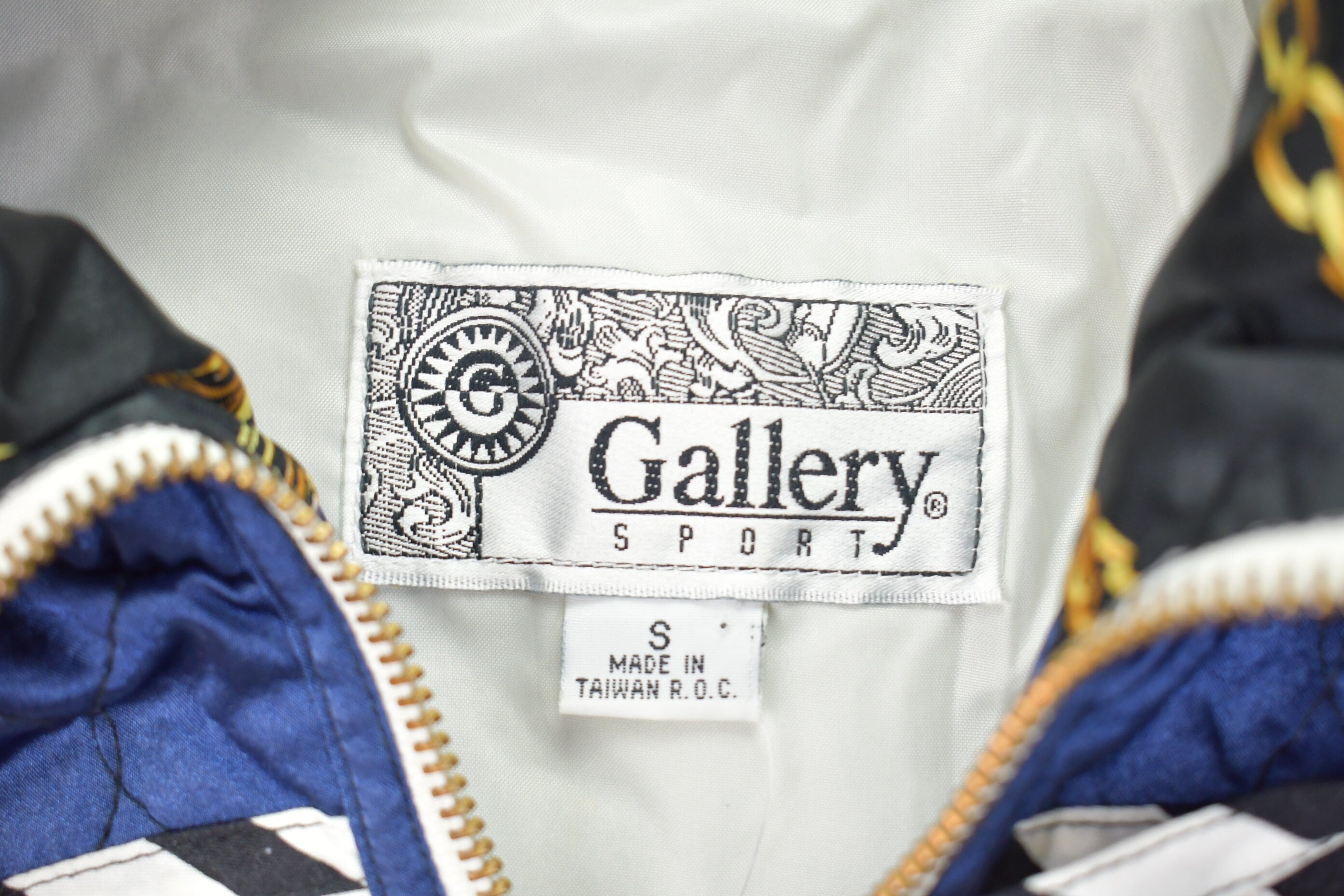 Vintage 1980s Gallery Sport All Over Print Full Zip Windbreaker Jacket