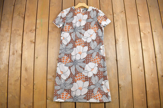 Vintage 1960s Floral Short Sleeve Dress / True Vintage / Retro Style / Gogo Dress / Mod Fashion / A lIne